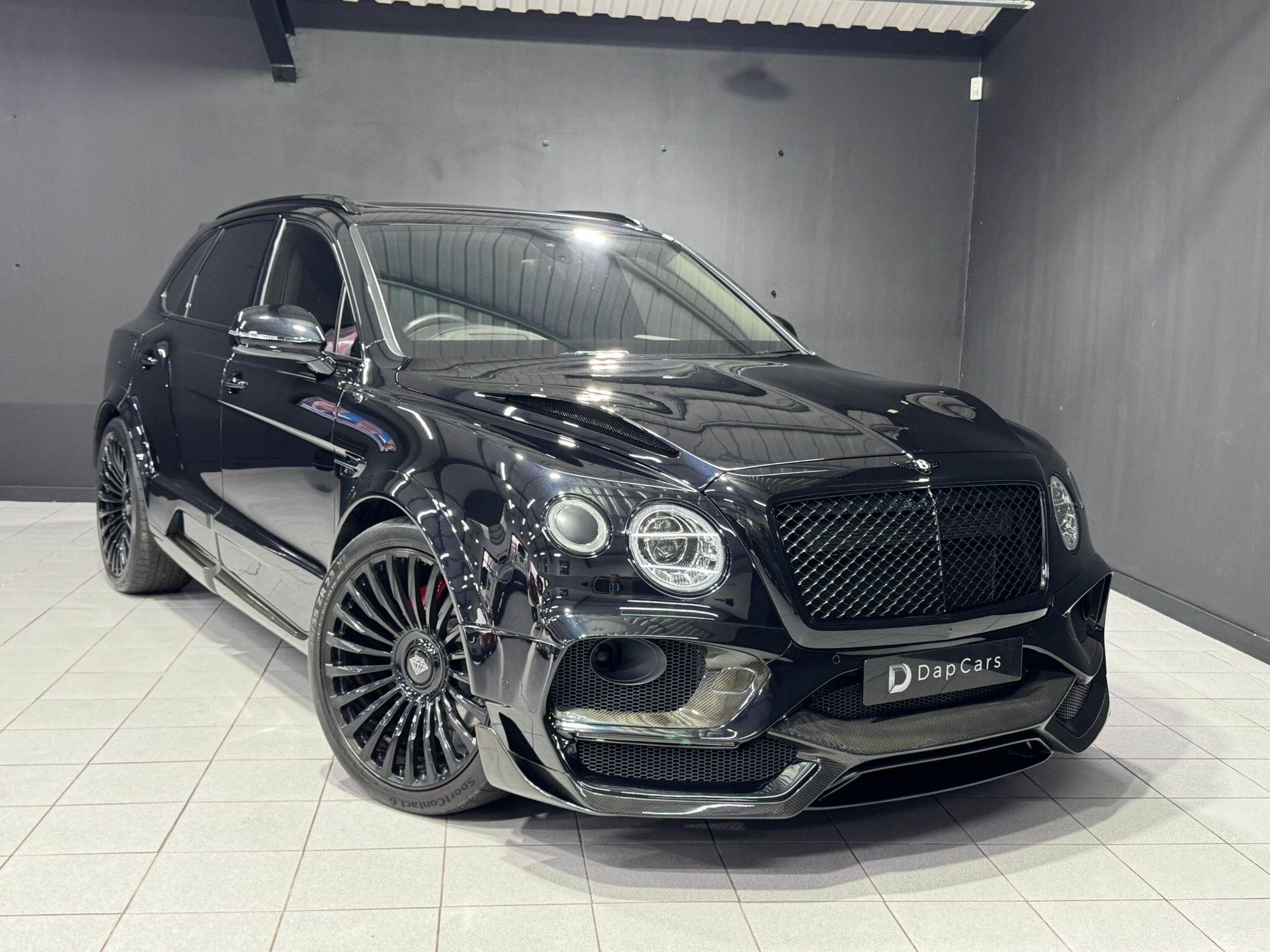 BENTLEY BENTAYGA ESTATE 6.0 W12 5dr Auto for sale UK - Slide 8