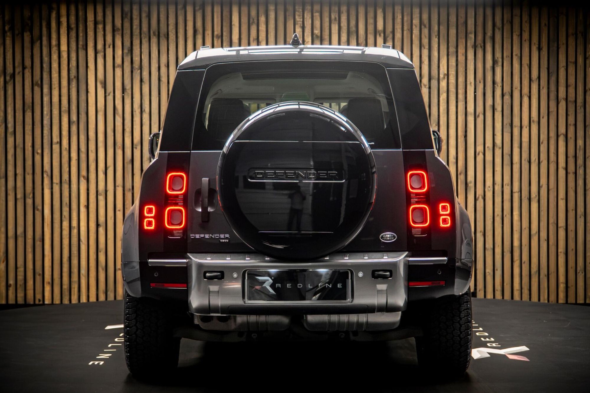 LAND ROVER DEFENDER DIESEL ESTATE 3.0 D300 HSE 110 5dr Auto for sale UK - Slide 6