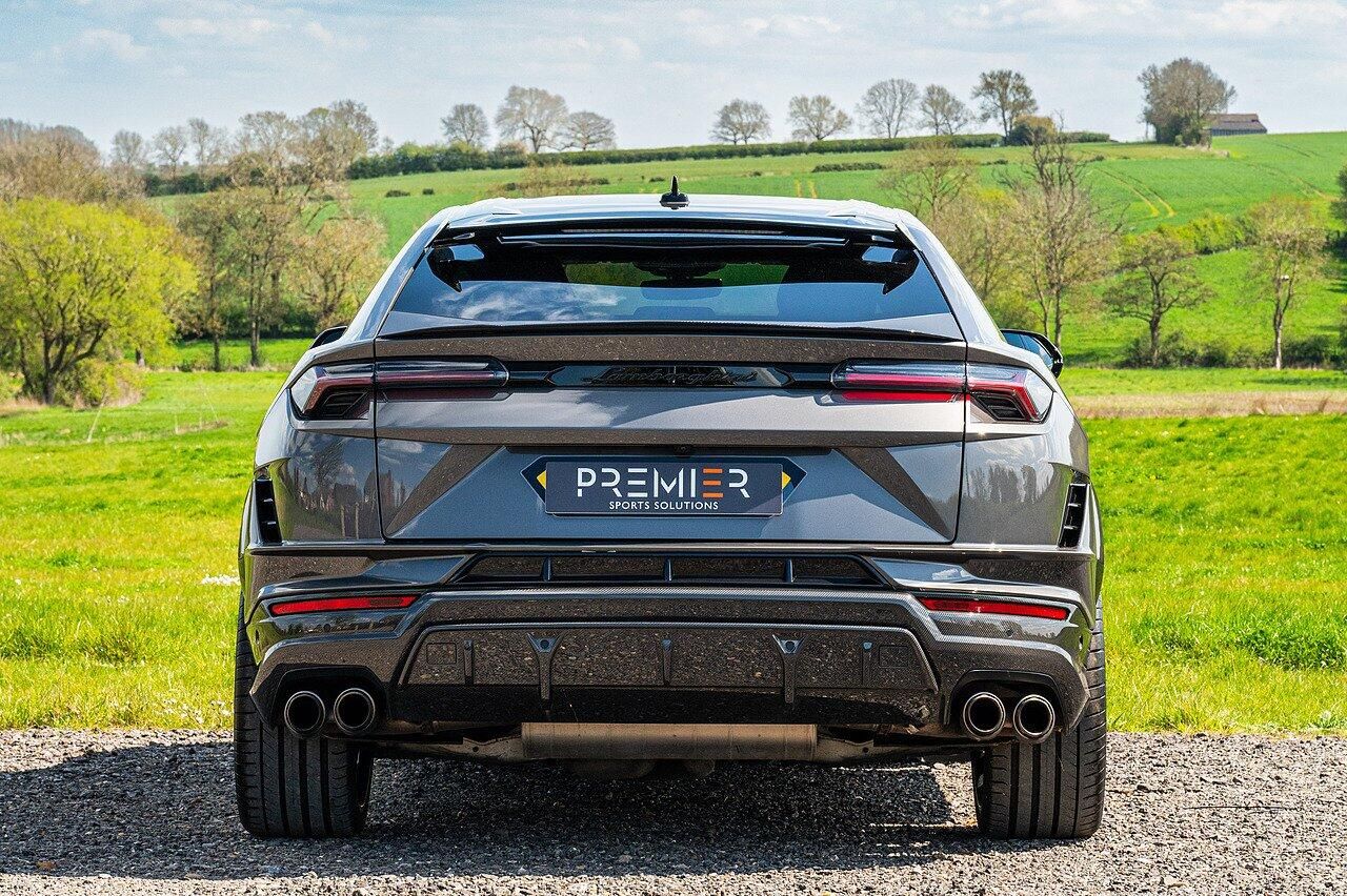 LAMBORGHINI URUS ESTATE 4.0T FSI V8 Performante 5dr Auto for sale UK - Slide 7