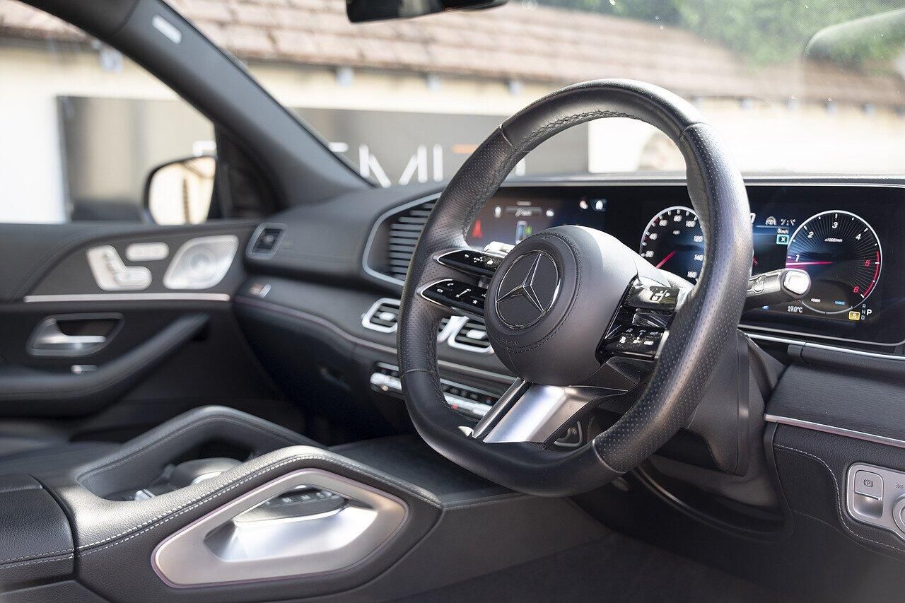 MERCEDES-BENZ GLS DIESEL ESTATE GLS 450d 4Matic Business Class 5dr 9G-Tronic for sale UK - Slide 7