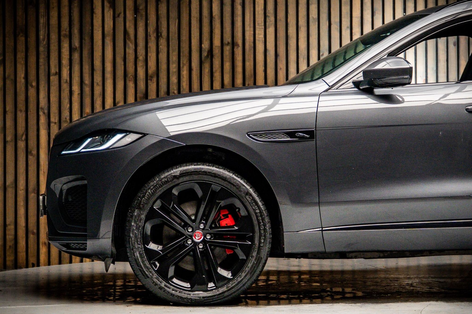 JAGUAR F-PACE DIESEL ESTATE 3.0 D300 Sport 5dr Auto AWD for sale UK - Slide 9