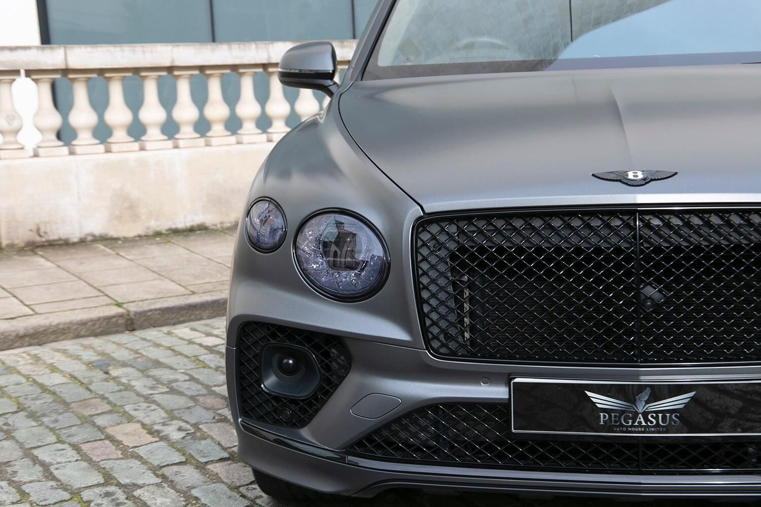 BENTLEY BENTAYGA ESTATE 3.0 V6 Hybrid 5dr Auto for sale UK - Slide 5