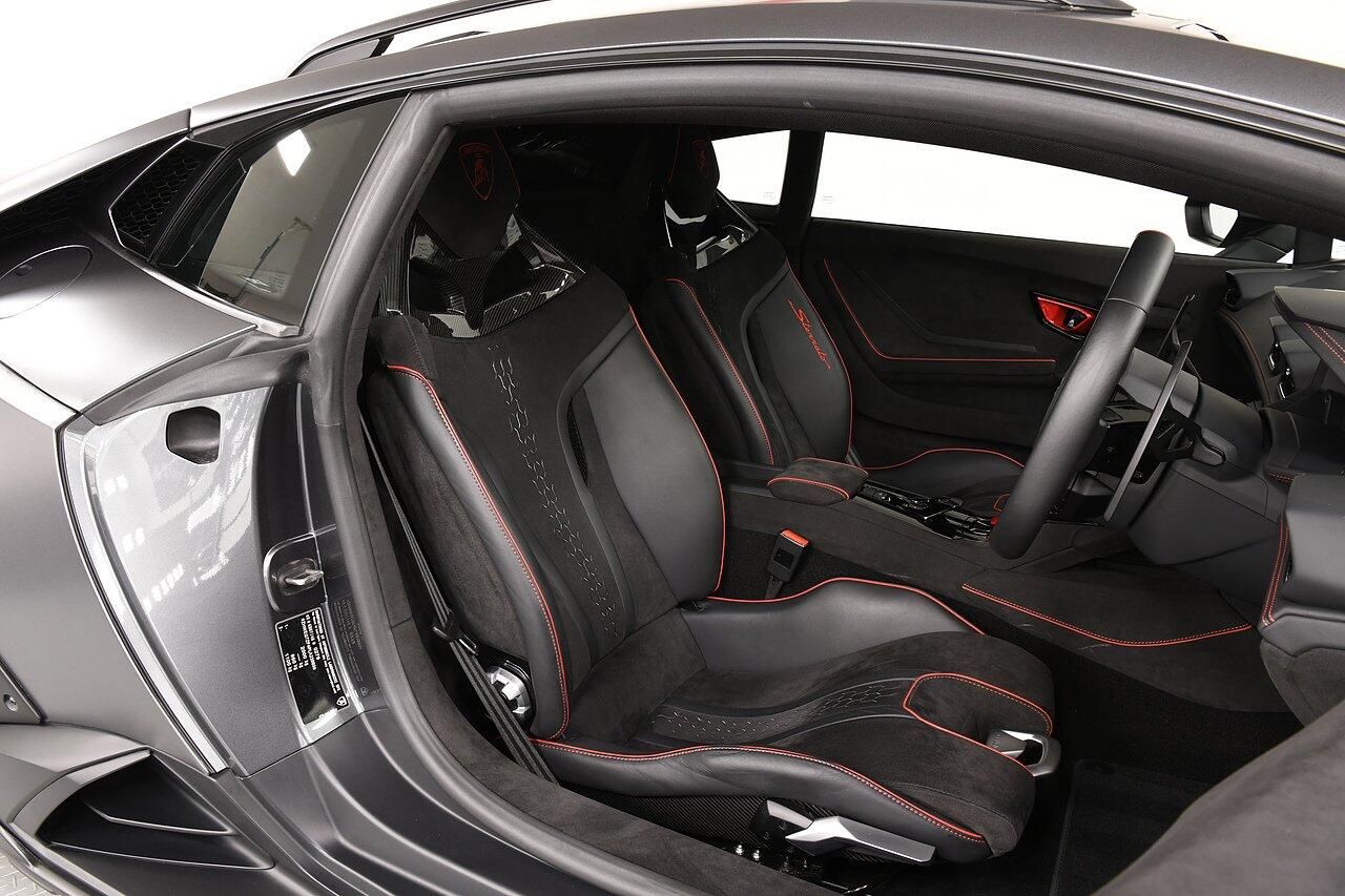 LAMBORGHINI HURACAN EVO COUPE 5.2 V10 610 Sterrato 2dr Auto AWD for sale UK - Slide 7