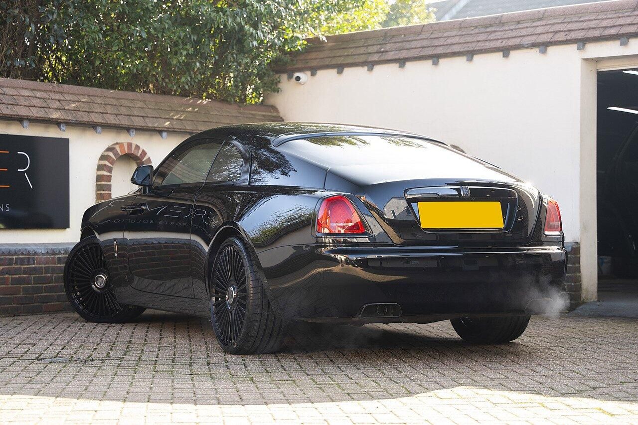 ROLLS-ROYCE WRAITH COUPE Black Badge 2dr Auto for sale UK - Slide 4