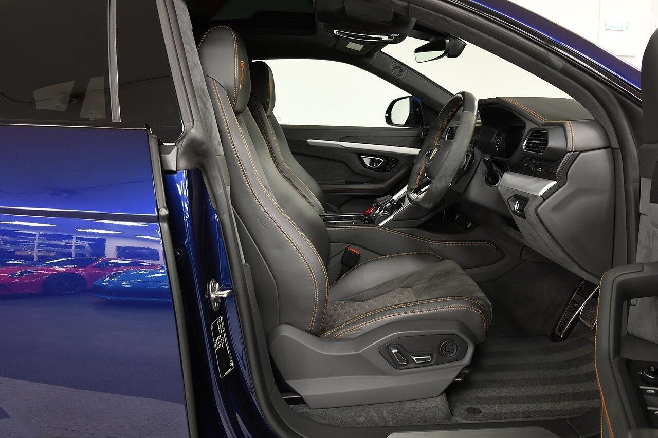 LAMBORGHINI URUS ESTATE 4.0T FSI V8 5dr Auto for sale UK - Slide 6