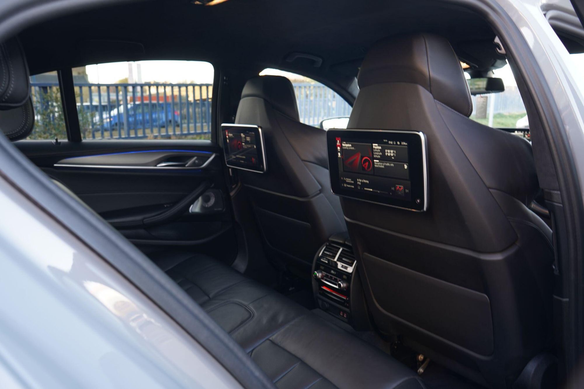 BMW M5 SALOON M5 Competition 4dr DCT for sale UK - Slide 4