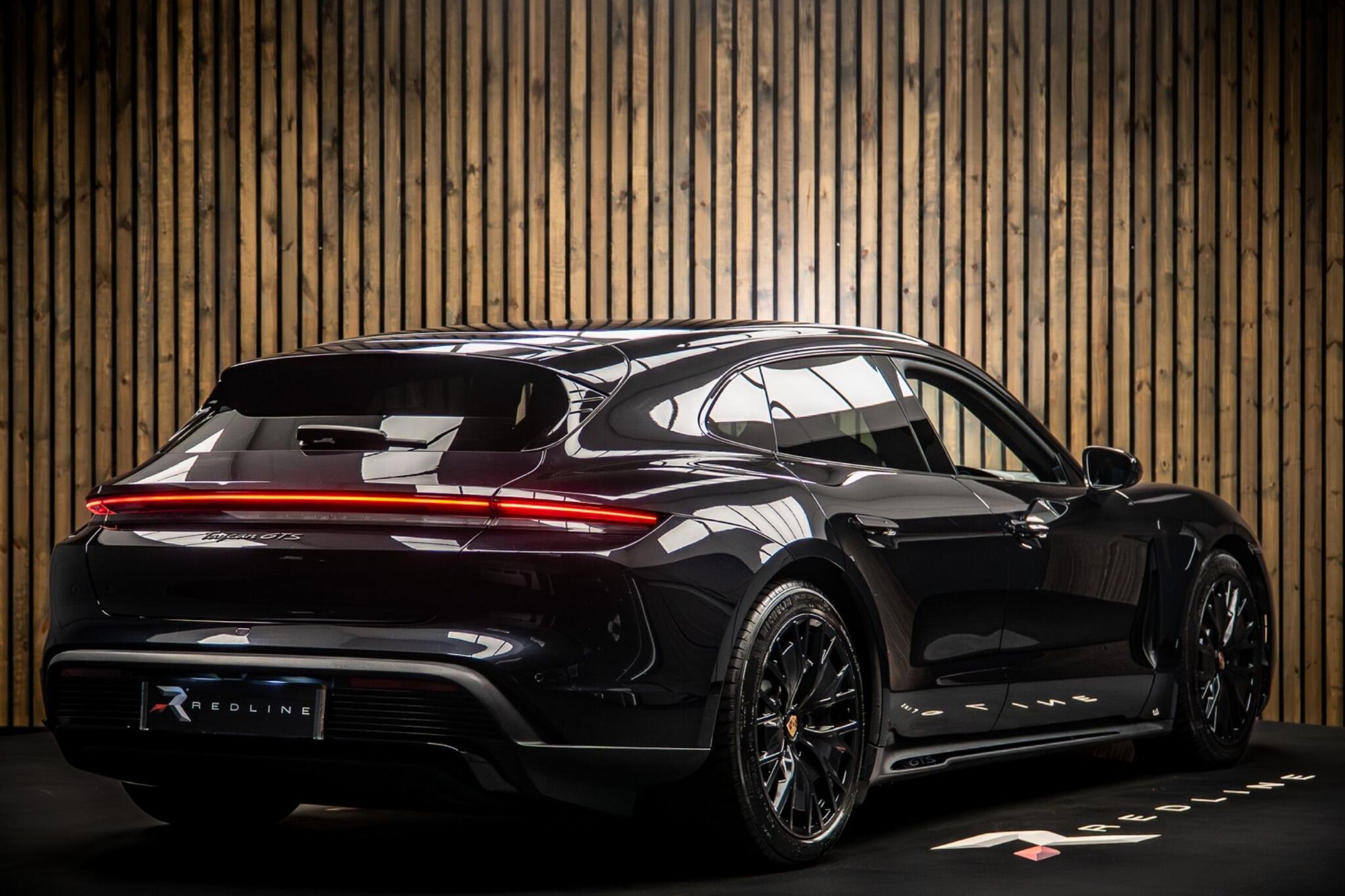 PORSCHE TAYCAN SPORT TURISMO 440kW GTS 93kWh 5dr Auto for sale UK - Slide 4