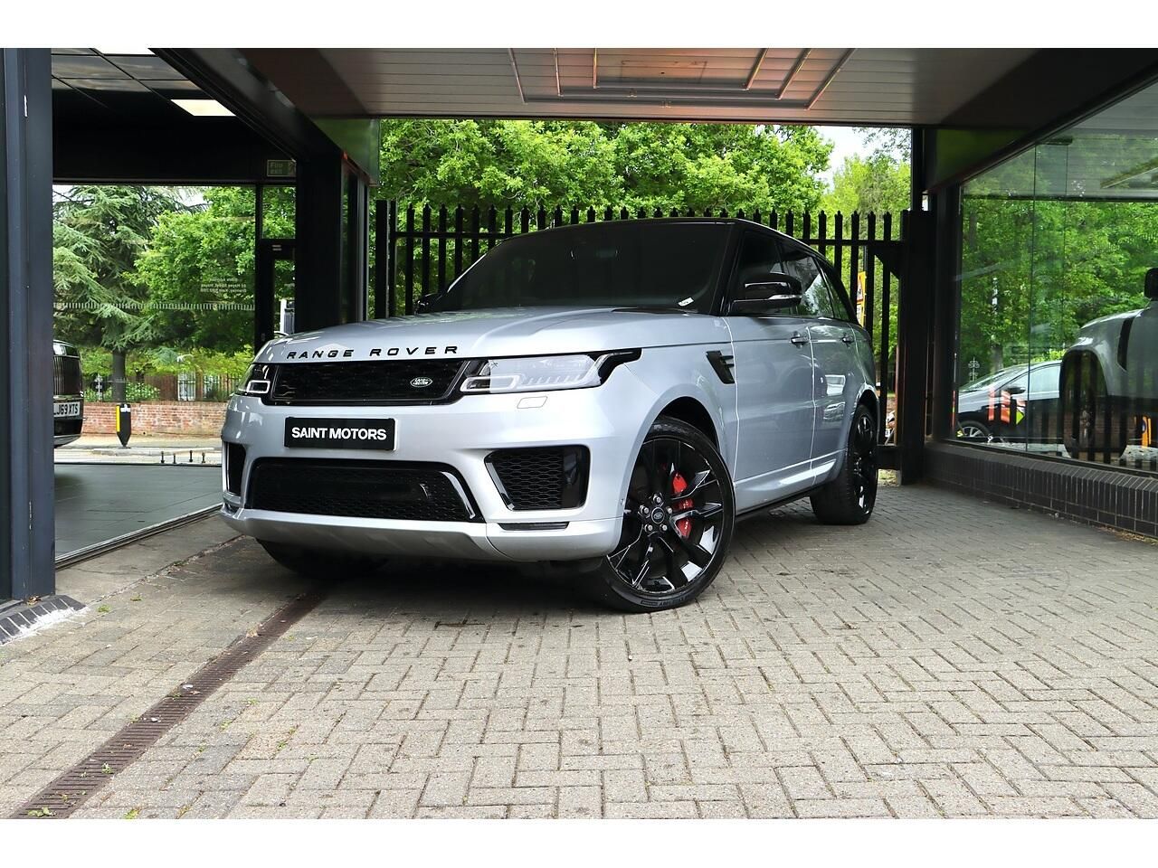 LAND ROVER RANGE ROVER SPORT ESTATE 3.0 P400 HST 5dr Auto for sale UK - Slide 3