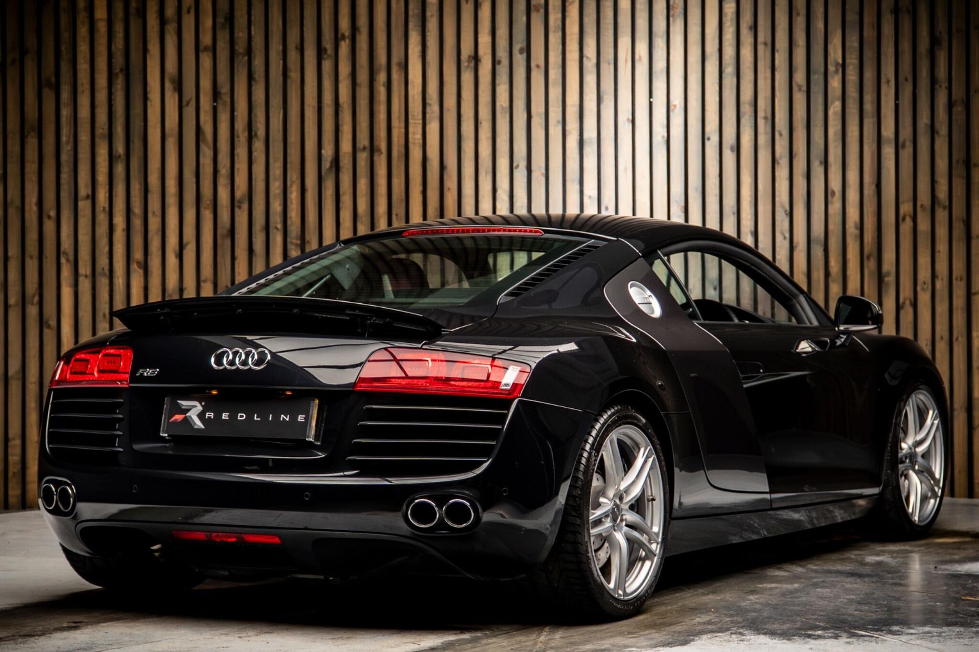 AUDI R8 COUPE 4.2 FSI Quattro 2dr for sale UK - Slide 4