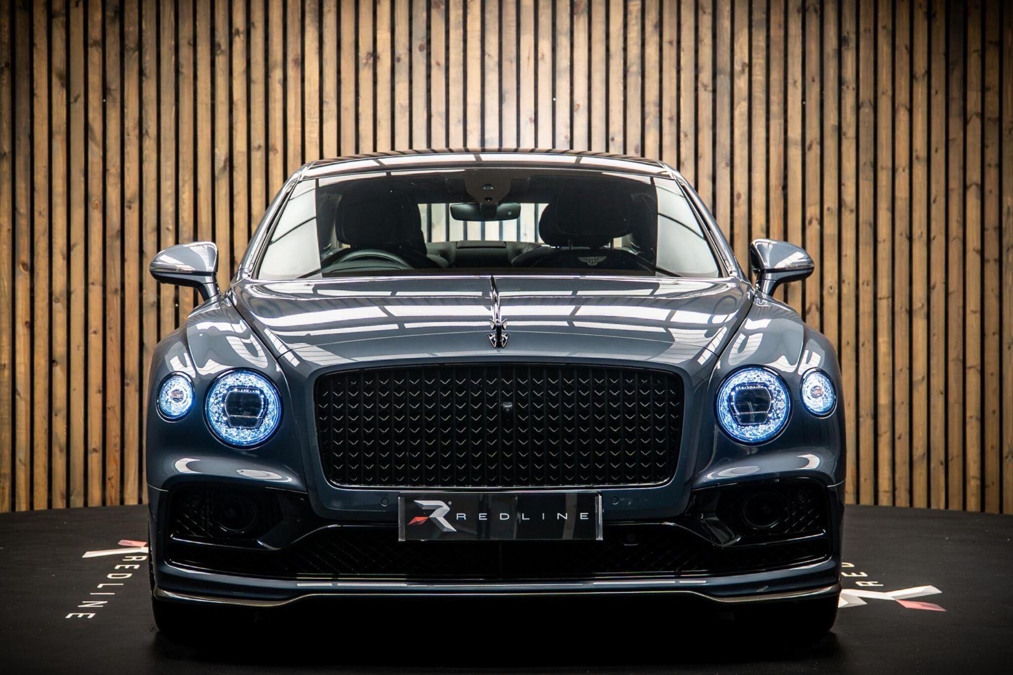 BENTLEY FLYING SPUR SALOON 4.0 V8 4dr Auto for sale UK - Slide 5
