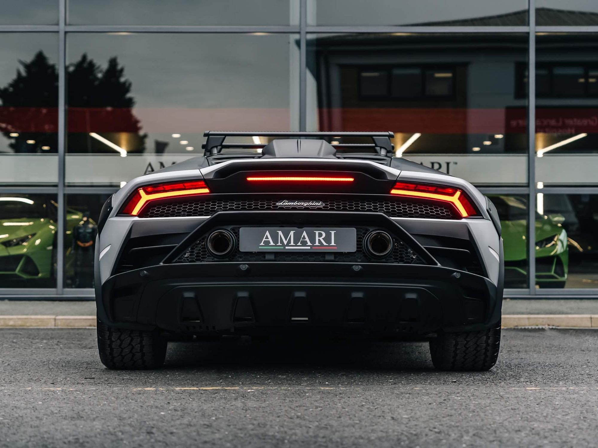 LAMBORGHINI HURACAN EVO COUPE 5.2 V10 610 Sterrato 2dr Auto AWD for sale UK - Slide 7