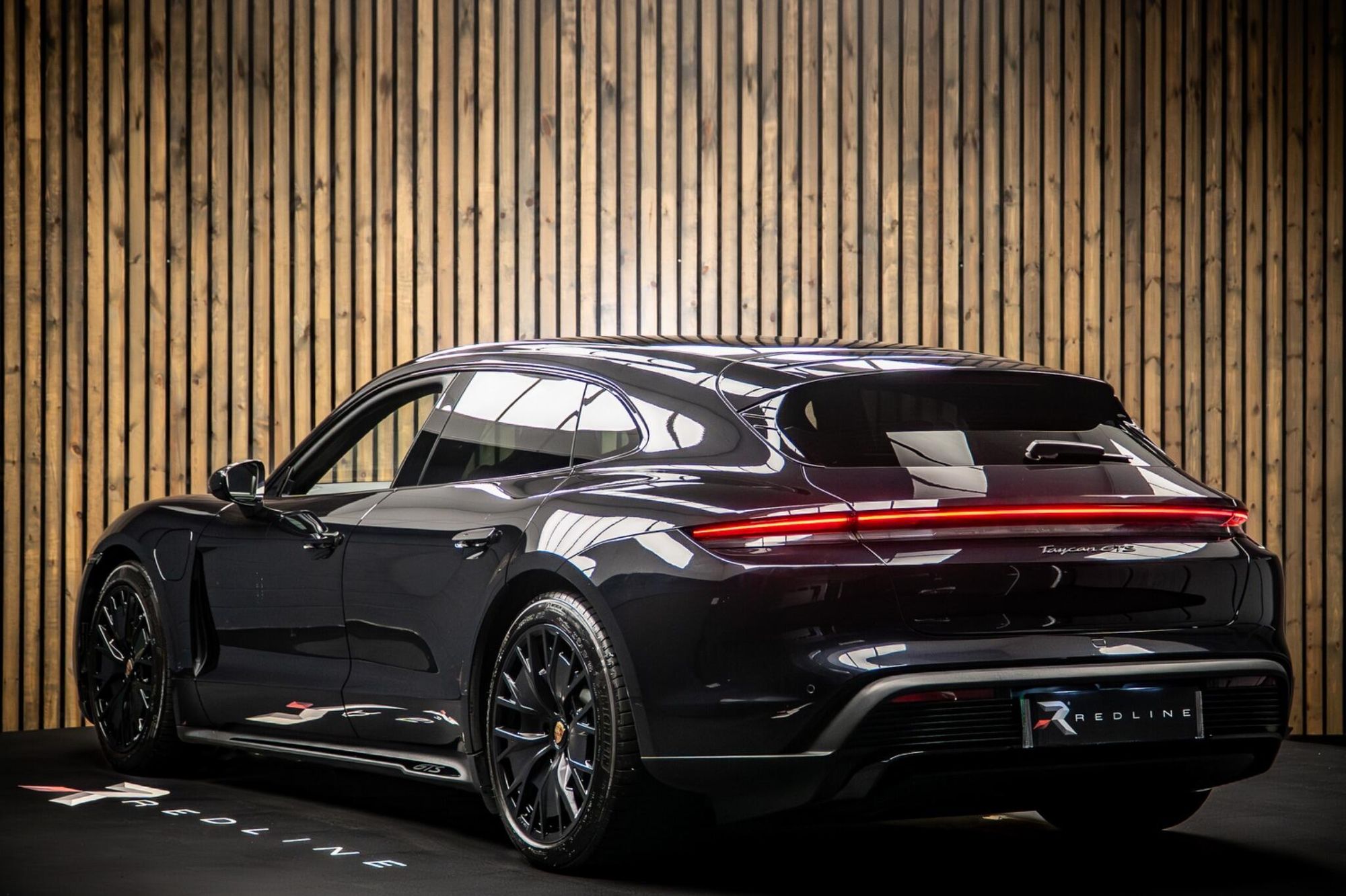 PORSCHE TAYCAN SPORT TURISMO 440kW GTS 93kWh 5dr Auto for sale UK - Slide 3