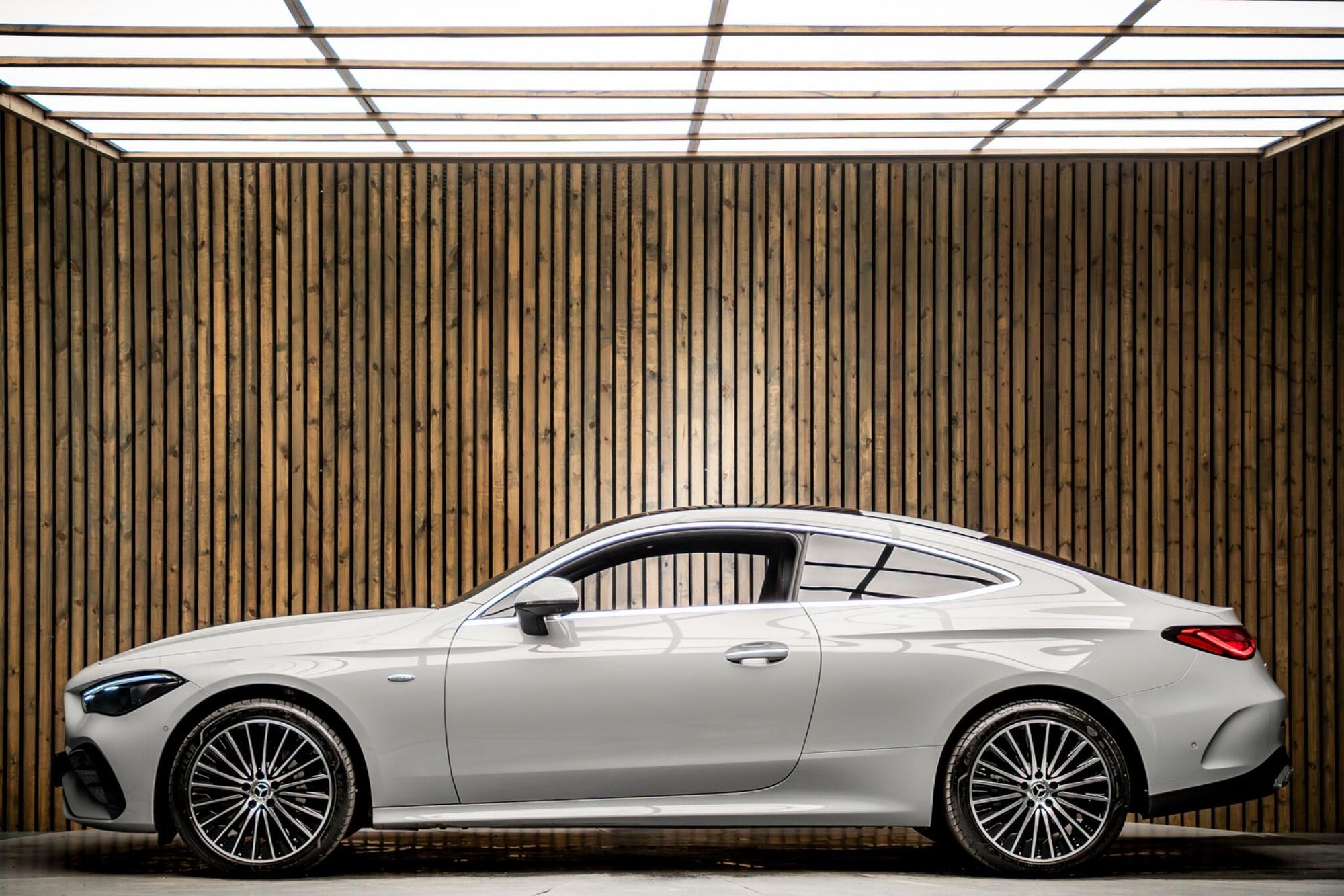 MERCEDES-BENZ CLE COUPE CLE 300e AMG Line Premium Plus 2dr 9G-Tronic for sale UK - Slide 7