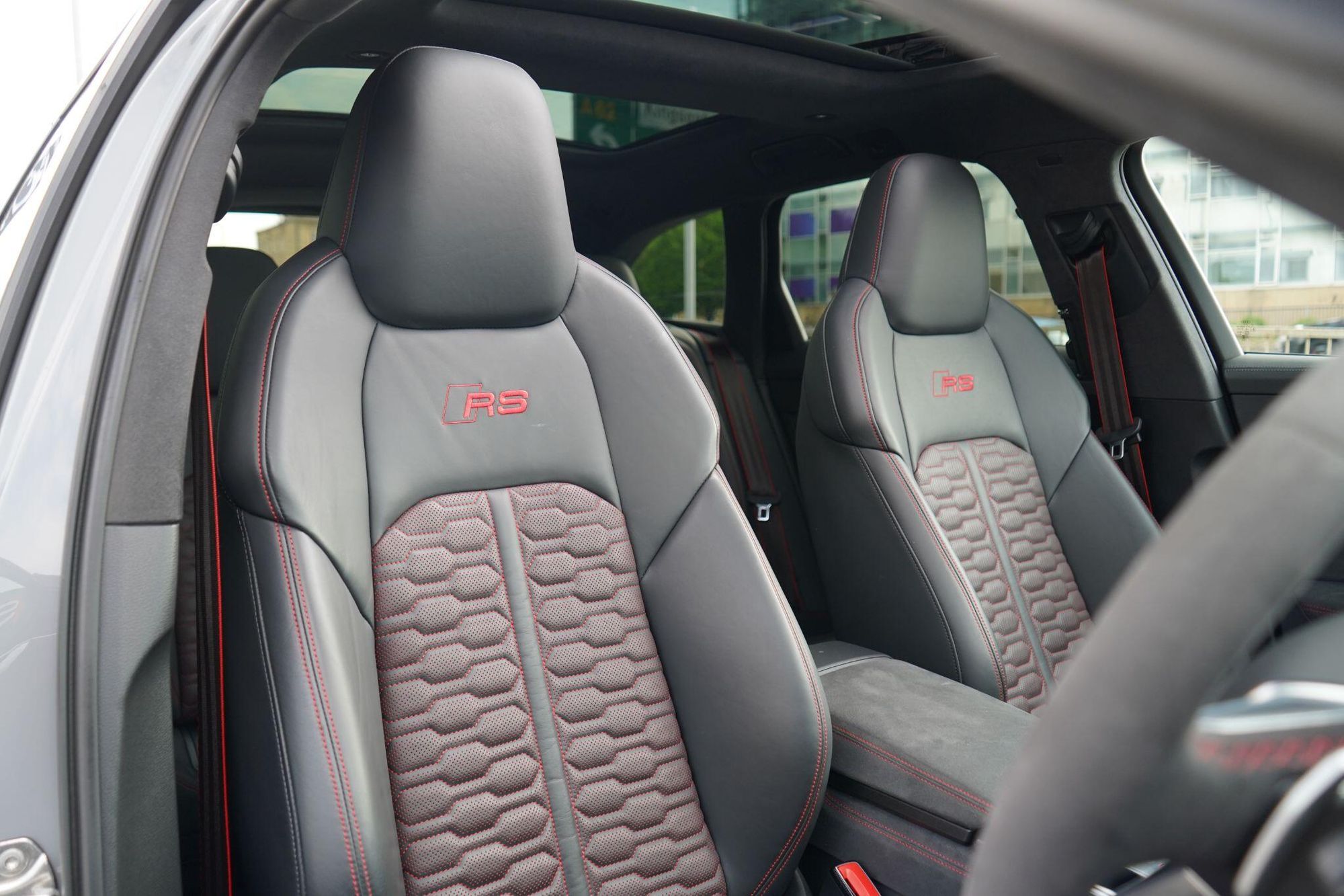 AUDI RS6 RS 6 AVANT RS 6 TFSI Quattro Performance 5dr Tiptronic for sale UK - Slide 3