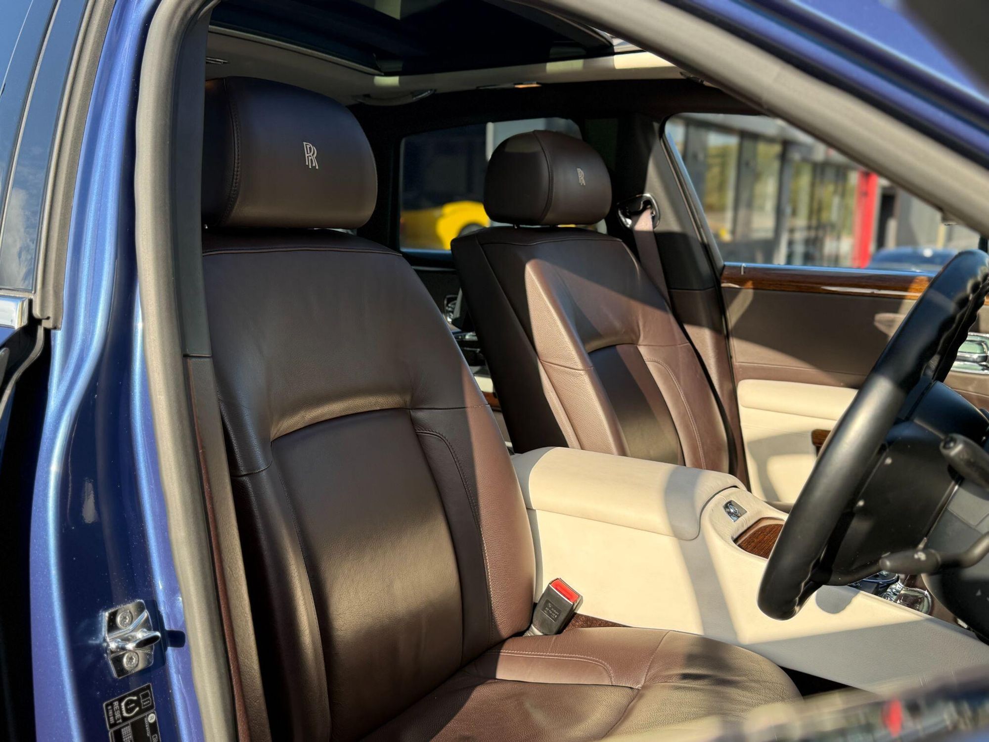 ROLLS-ROYCE GHOST SALOON 4dr Auto for sale UK - Slide 3