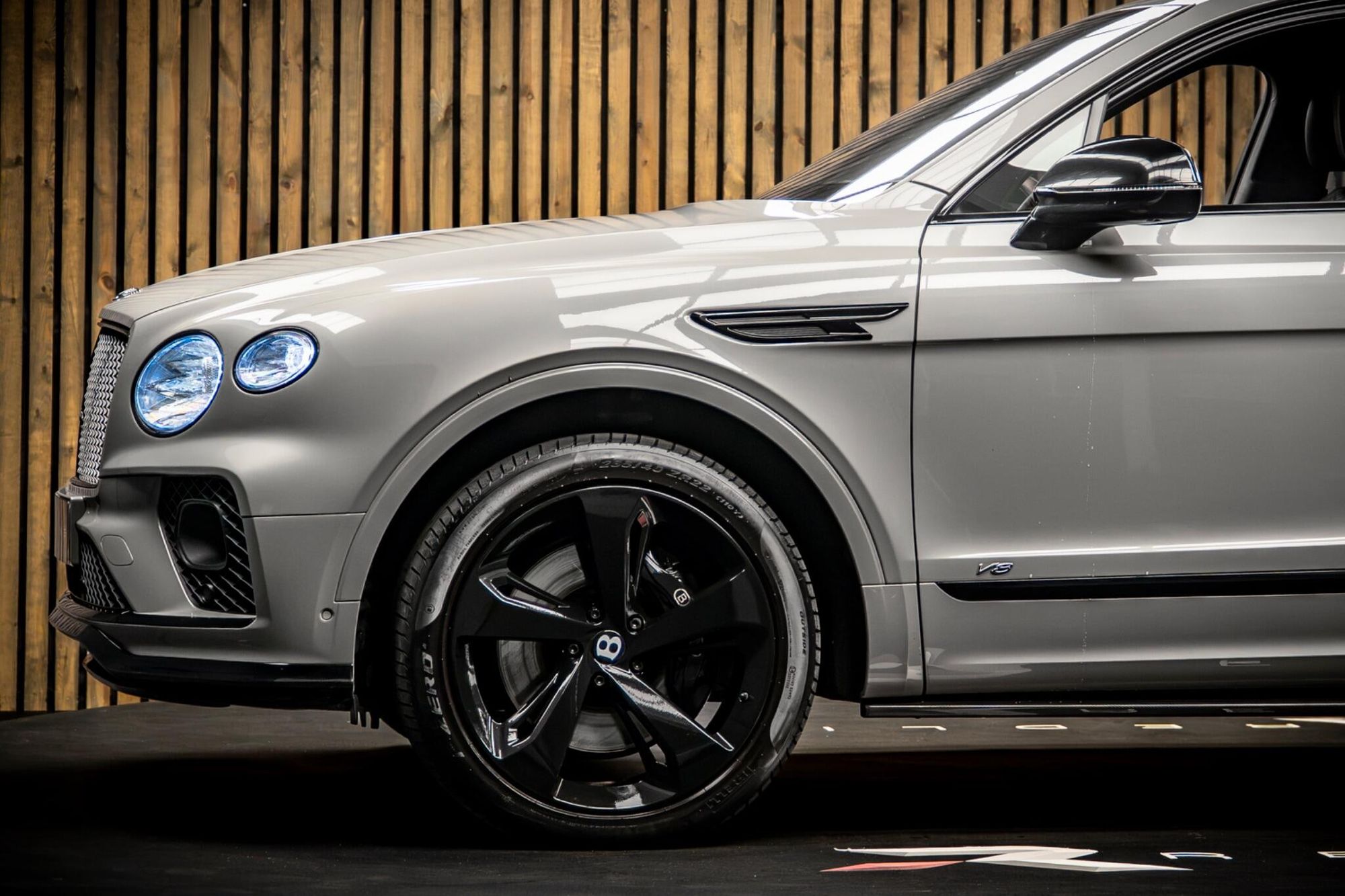 BENTLEY BENTAYGA ESTATE 4.0 V8 5dr Auto for sale UK - Slide 9
