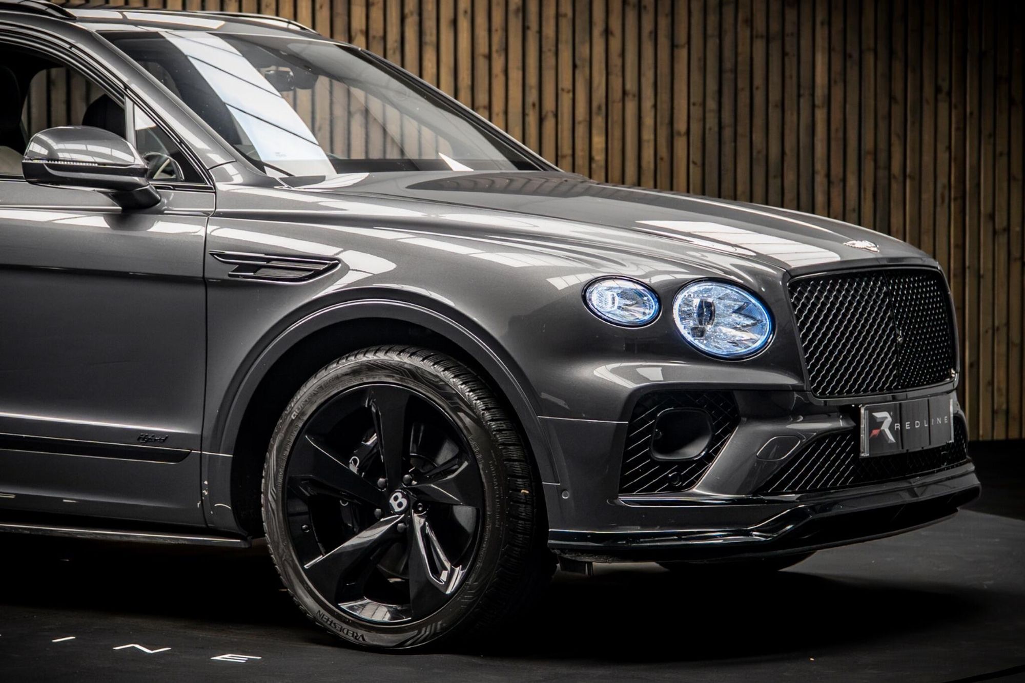BENTLEY BENTAYGA ESTATE 3.0 V6 Hybrid 5dr Auto for sale UK - Slide 10