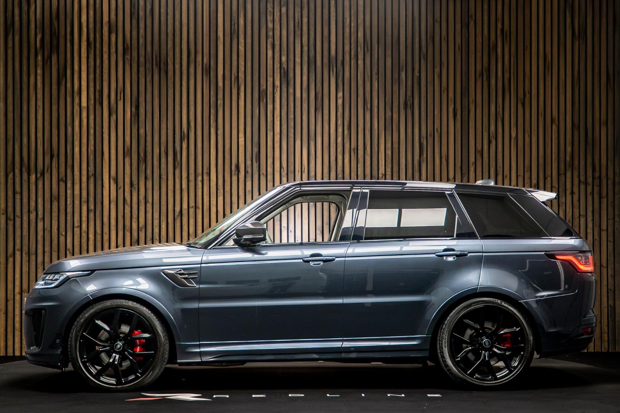 LAND ROVER RANGE ROVER SPORT ESTATE 5.0 P575 S/C SVR 5dr Auto for sale UK - Slide 7
