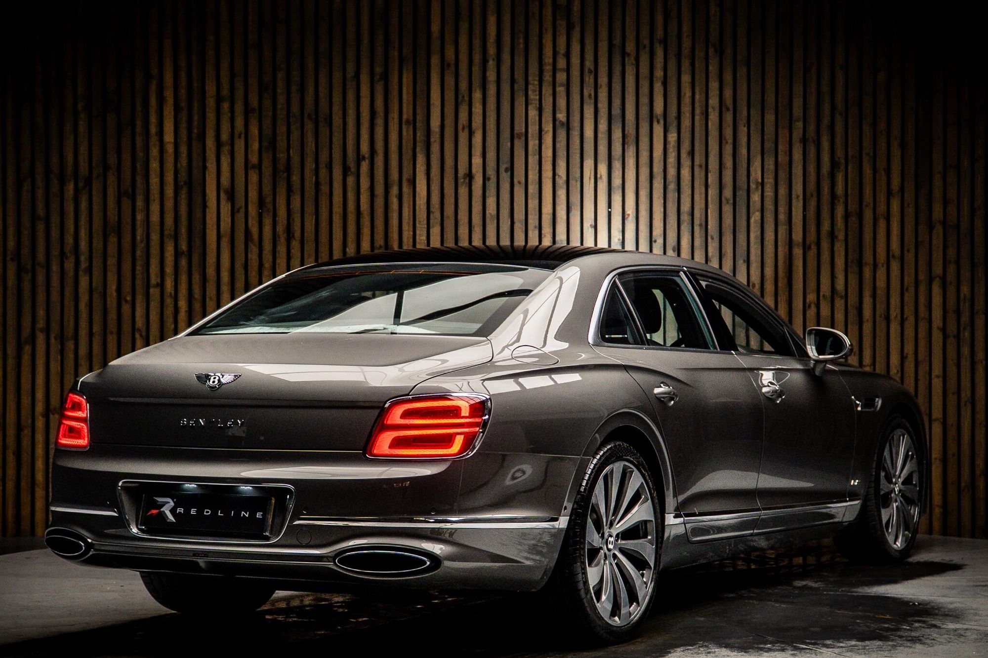 BENTLEY FLYING SPUR SALOON SPECIAL EDITIONS 6.0 W12 First Edition 4dr Auto for sale UK - Slide 4