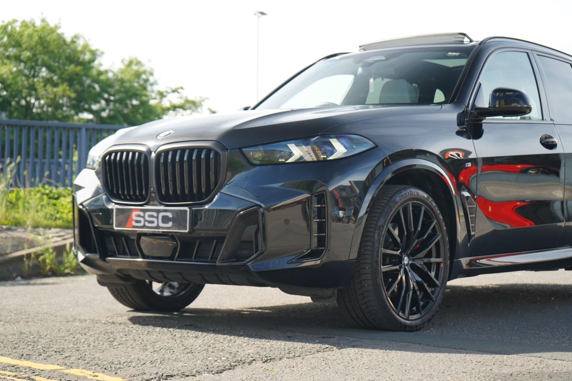 BMW X5 DIESEL ESTATE xDrive40d MHT M Sport 5dr Auto for sale UK - Slide 9