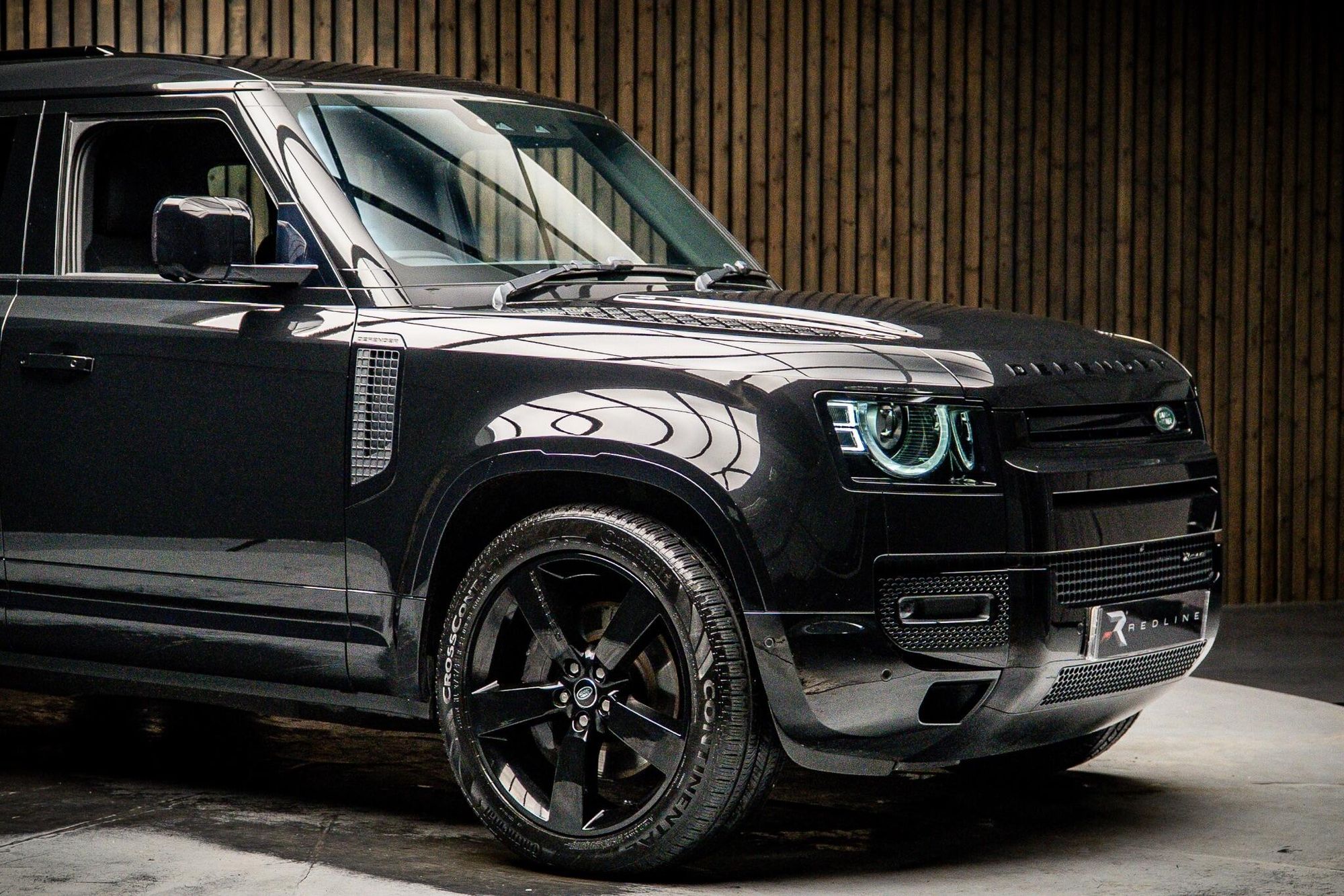 LAND ROVER DEFENDER DIESEL ESTATE 3.0 D250 X-Dynamic SE 110 5dr Auto for sale UK - Slide 10