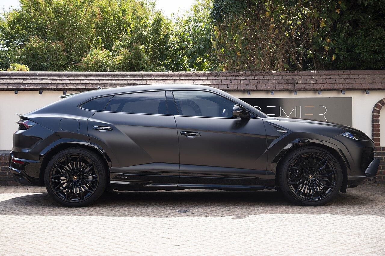 LAMBORGHINI URUS ESTATE 4.0T 25.9kWh Plug-in Hybrid FSI V8 5dr Auto for sale UK - Slide 3