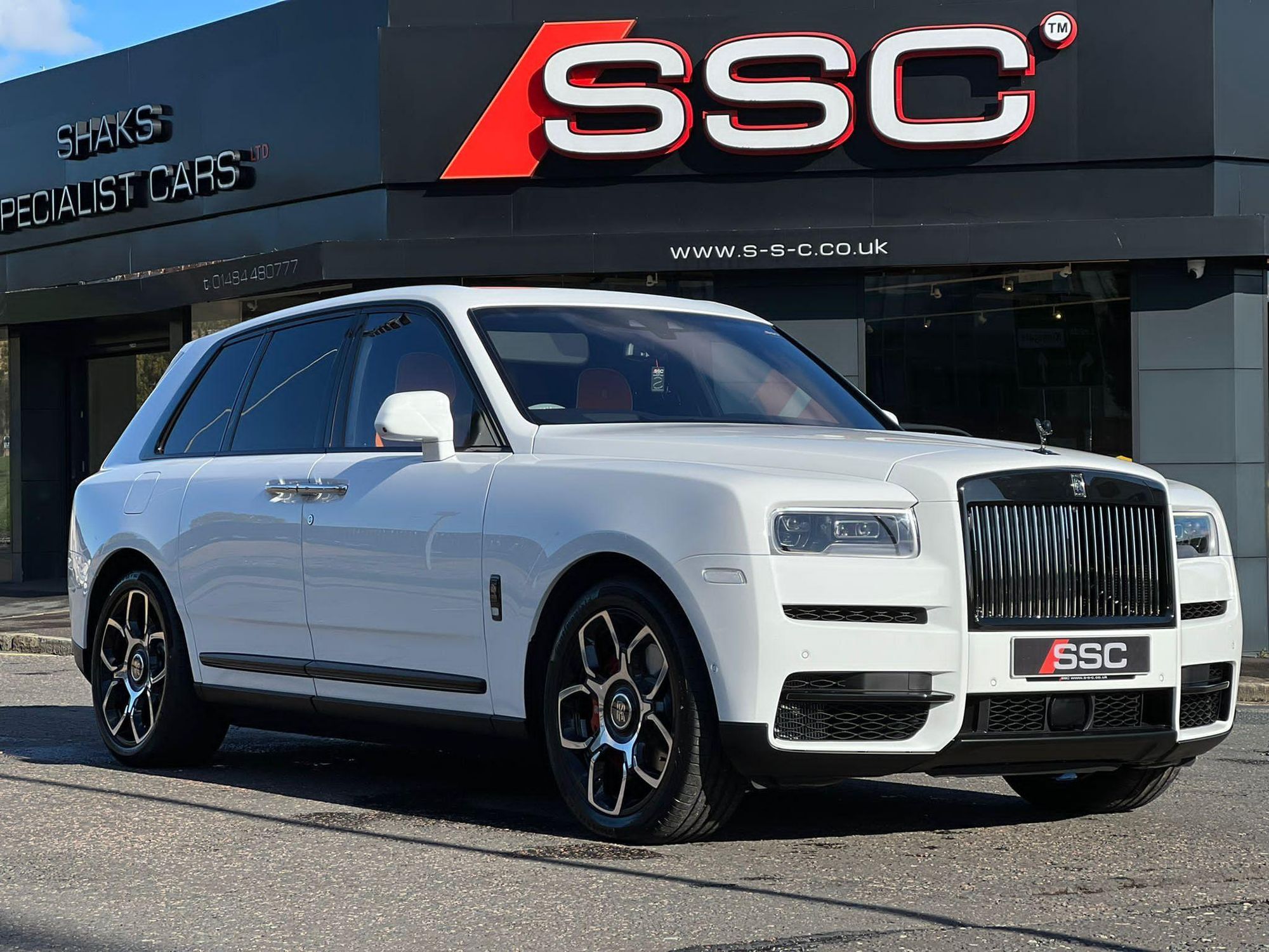 ROLLS-ROYCE CULLINAN ESTATE Black Badge 5dr Auto for sale UK - Slide 6