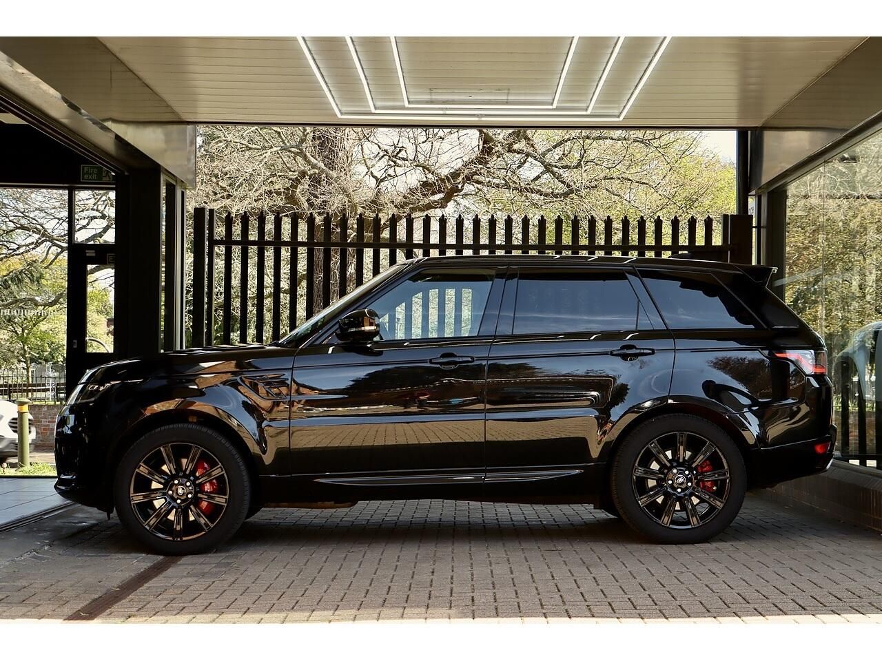 LAND ROVER RANGE ROVER SPORT ESTATE 2.0 P400e HSE Dynamic Black 5dr Auto for sale UK - Slide 8