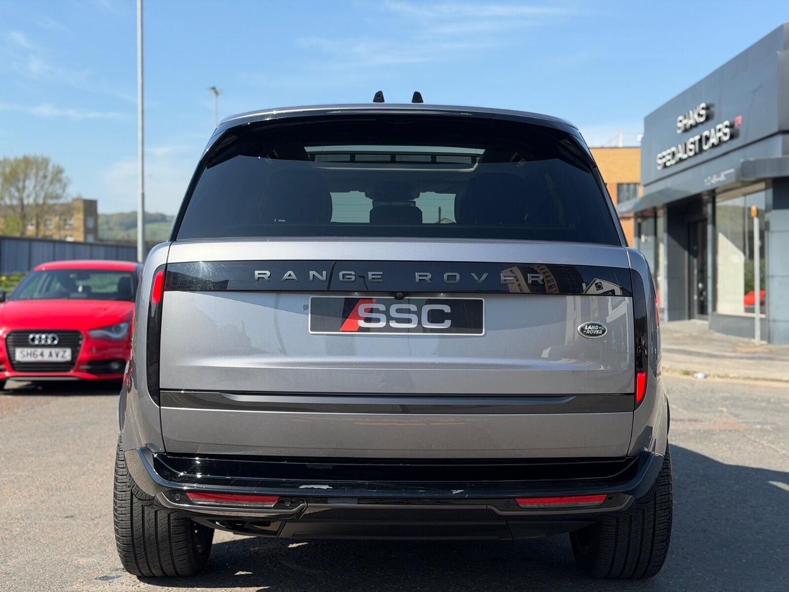 LAND ROVER RANGE ROVER DIESEL ESTATE 3.0 D300 HSE 4dr Auto for sale UK - Slide 9