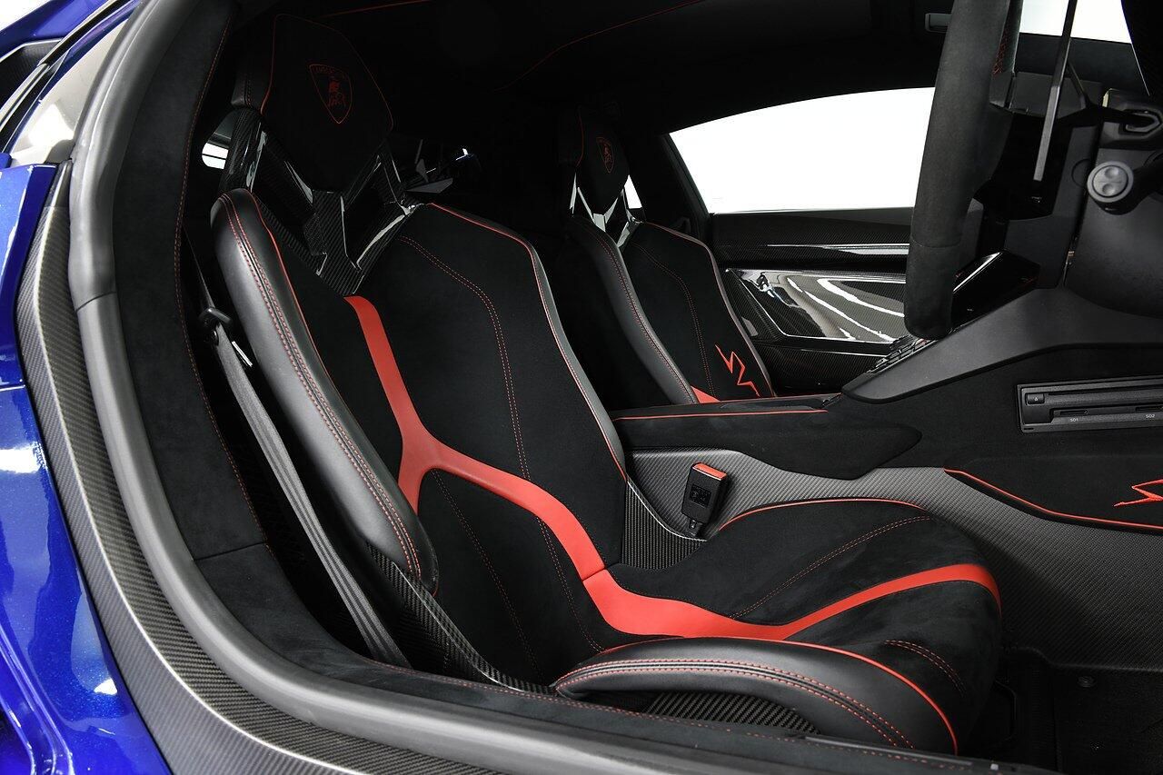 LAMBORGHINI AVENTADOR COUPE LP 750-4 Superveloce 2dr ISR for sale UK - Slide 7