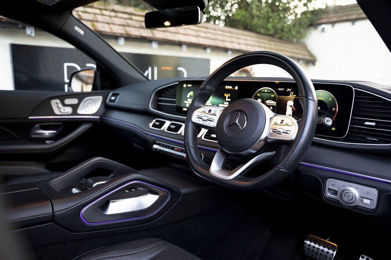 MERCEDES-BENZ GLE COUPE GLE DIESEL COUPE GLE 400d 4Matic AMG Line Premium + 5dr 9G-Tronic for sale UK - Slide 8