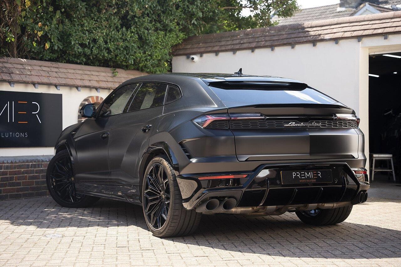LAMBORGHINI URUS ESTATE 4.0T 25.9kWh Plug-in Hybrid FSI V8 5dr Auto for sale UK - Slide 4
