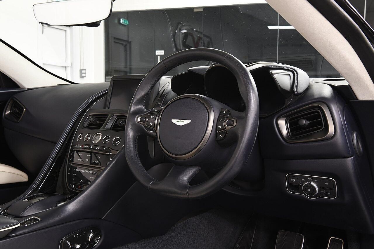 ASTON MARTIN DBS CONVERTIBLE V12 Superleggera 2dr Volante Touchtronic Auto for sale UK - Slide 5
