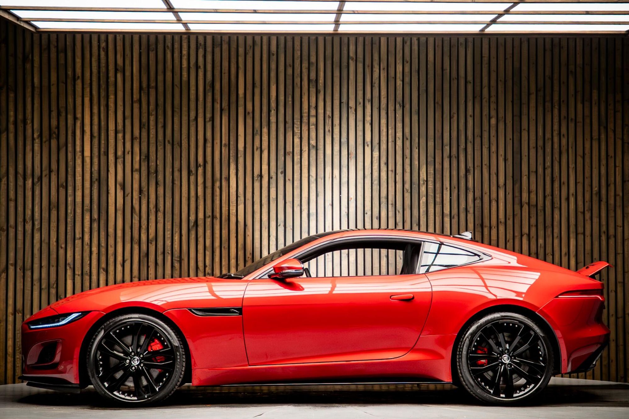 JAGUAR F-TYPE COUPE 2.0 P300 R-Dynamic Plus 2dr Auto for sale UK - Slide 7