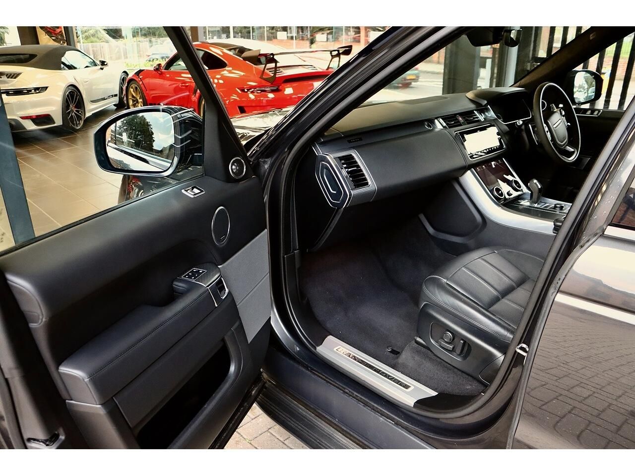 LAND ROVER RANGE ROVER SPORT ESTATE 3.0 P400 HST 5dr Auto for sale UK - Slide 8