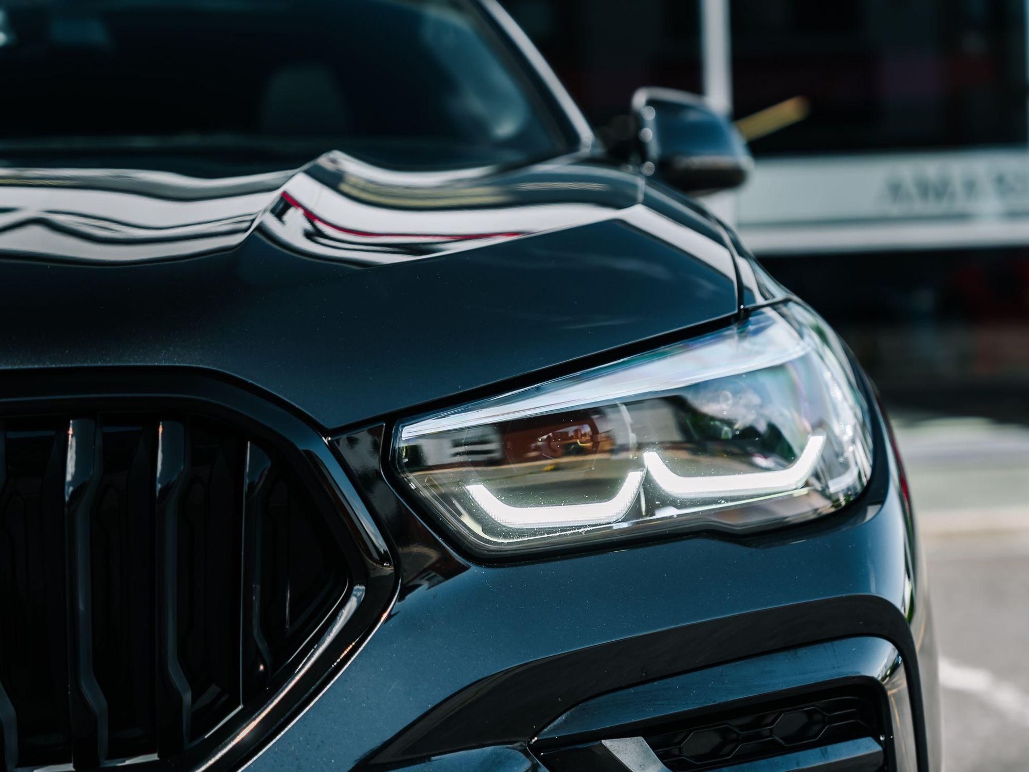 BMW X6 DIESEL ESTATE xDrive40d MHT M Sport 5dr Step Auto for sale UK - Slide 6