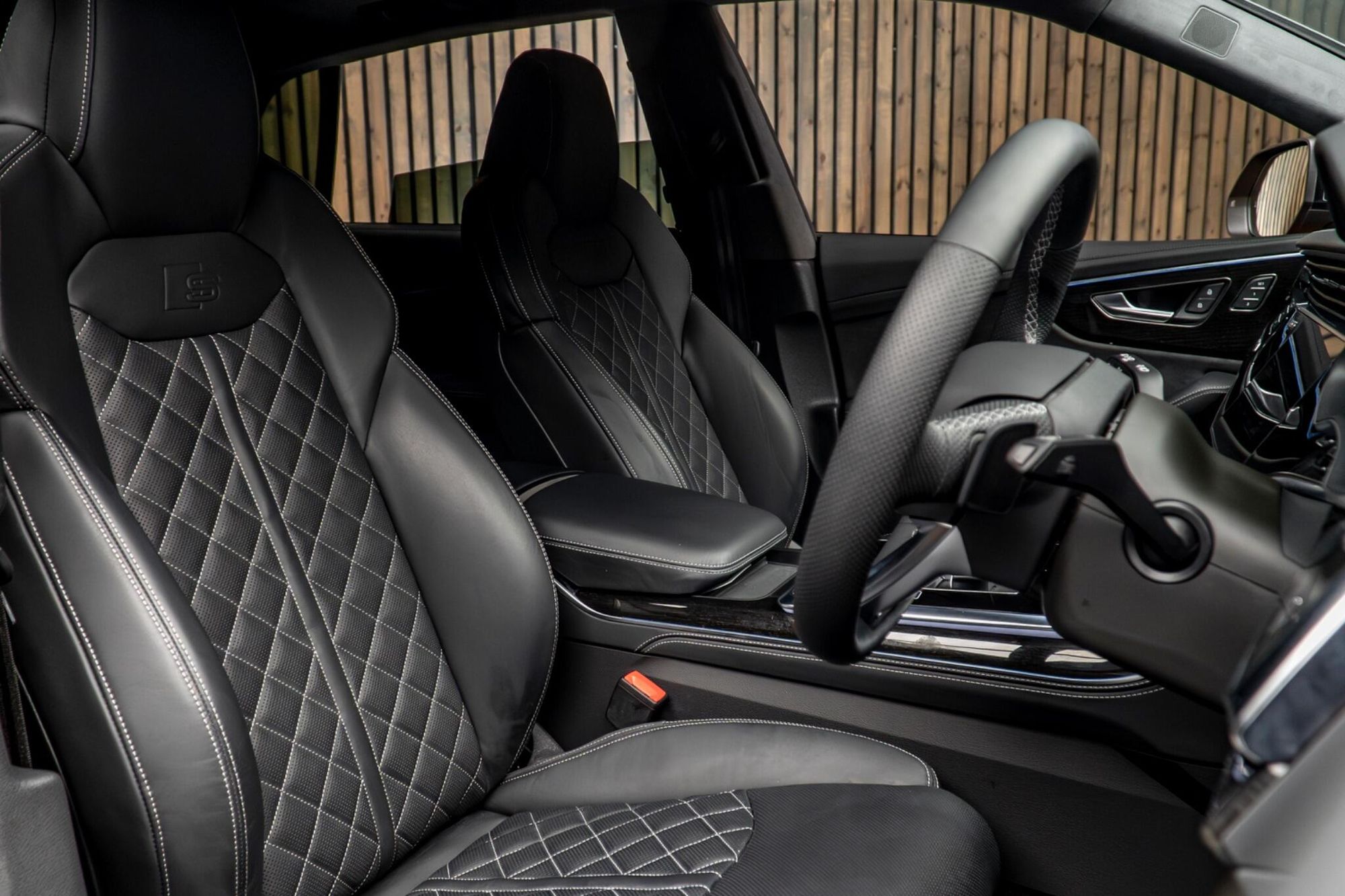 AUDI Q8 ESTATE 55 TFSI Quattro Vorsprung 5dr Tiptronic for sale UK - Slide 2