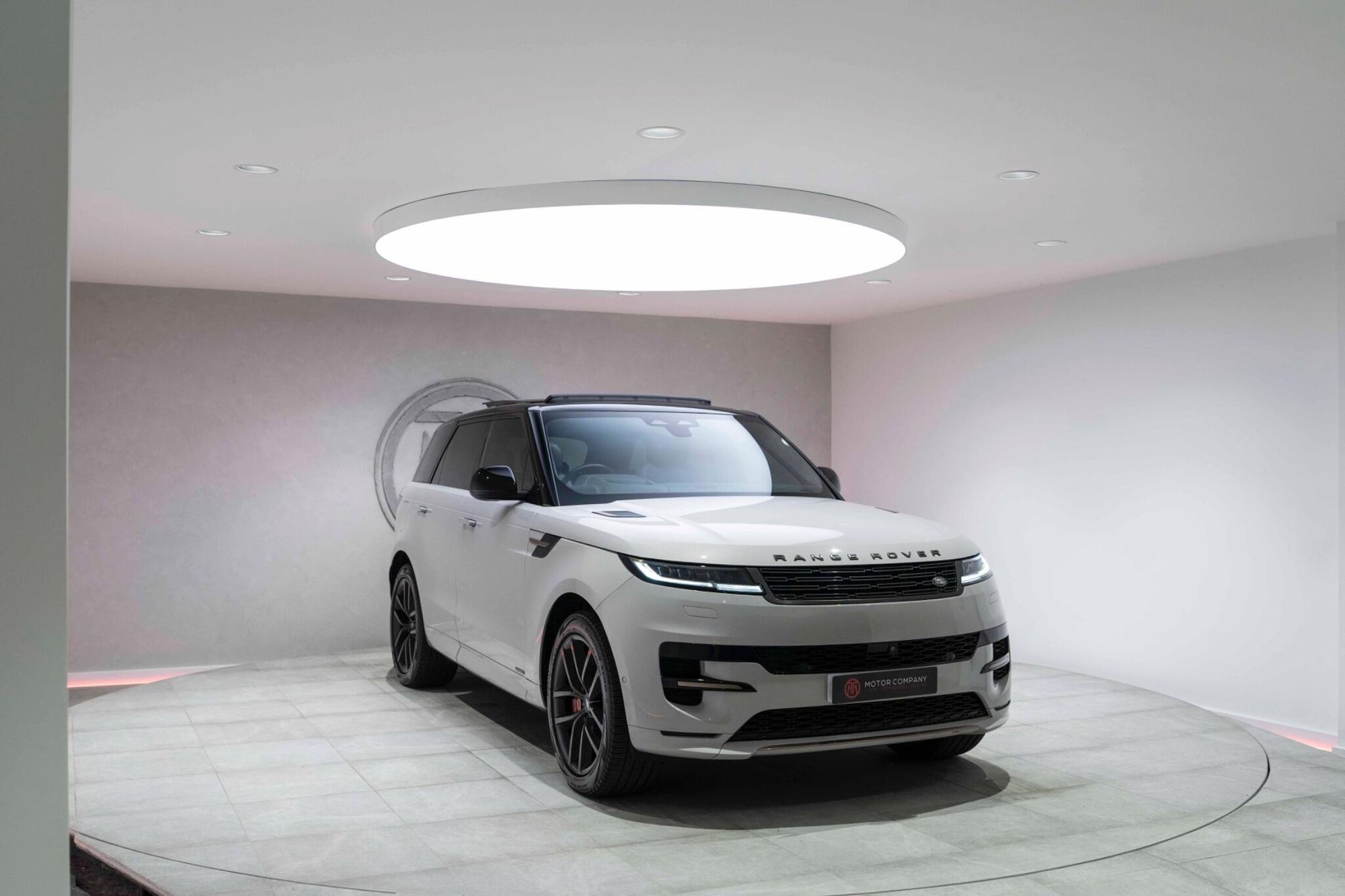 LAND ROVER RANGE ROVER SPORT ESTATE 4.4 P530 V8 Autobiography 5dr Auto for sale UK - Slide 8