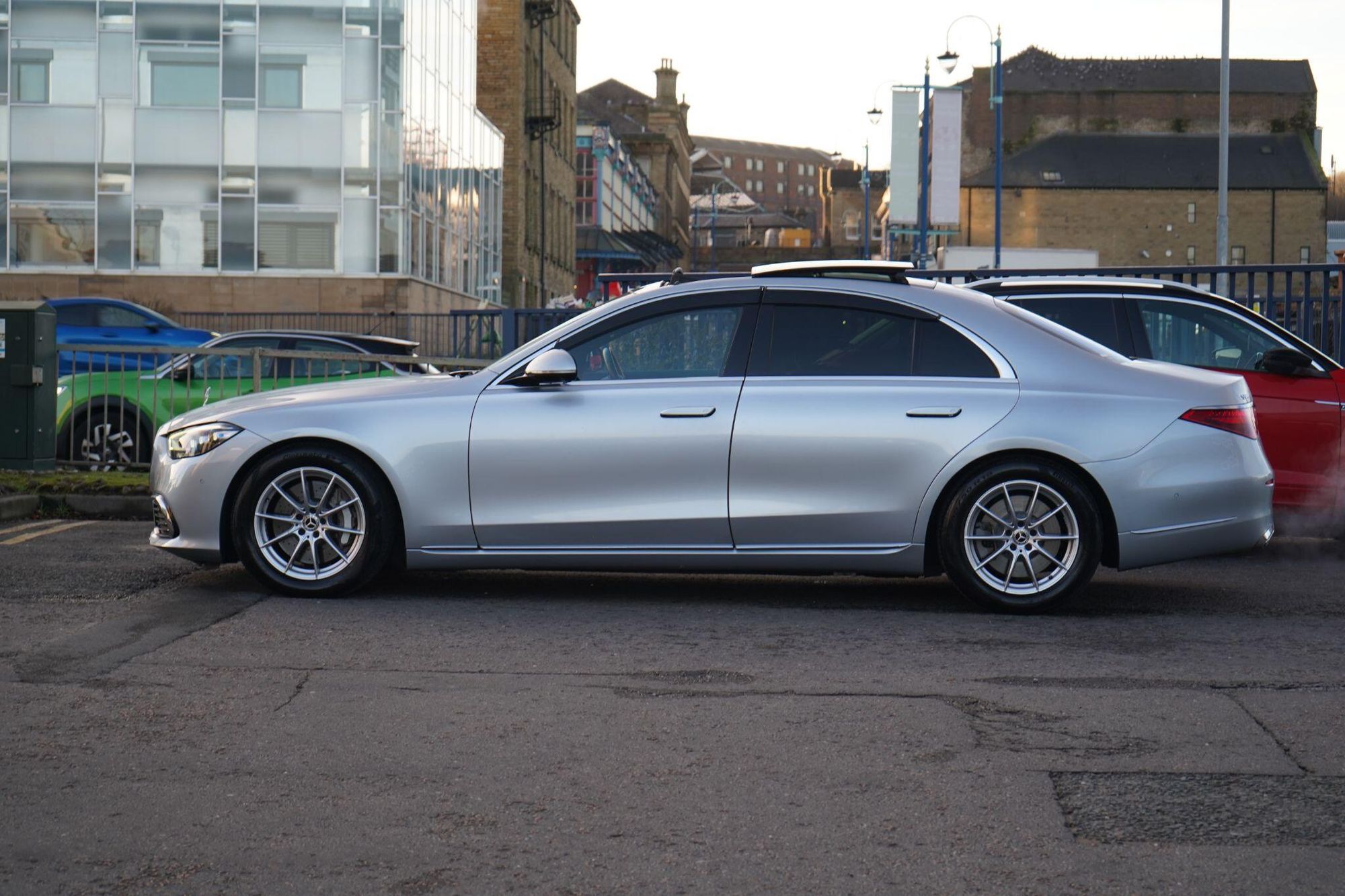 MERCEDES-BENZ S CLASS SALOON S500 4Matic AMG Line 4dr 9G-Tronic for sale UK - Slide 8