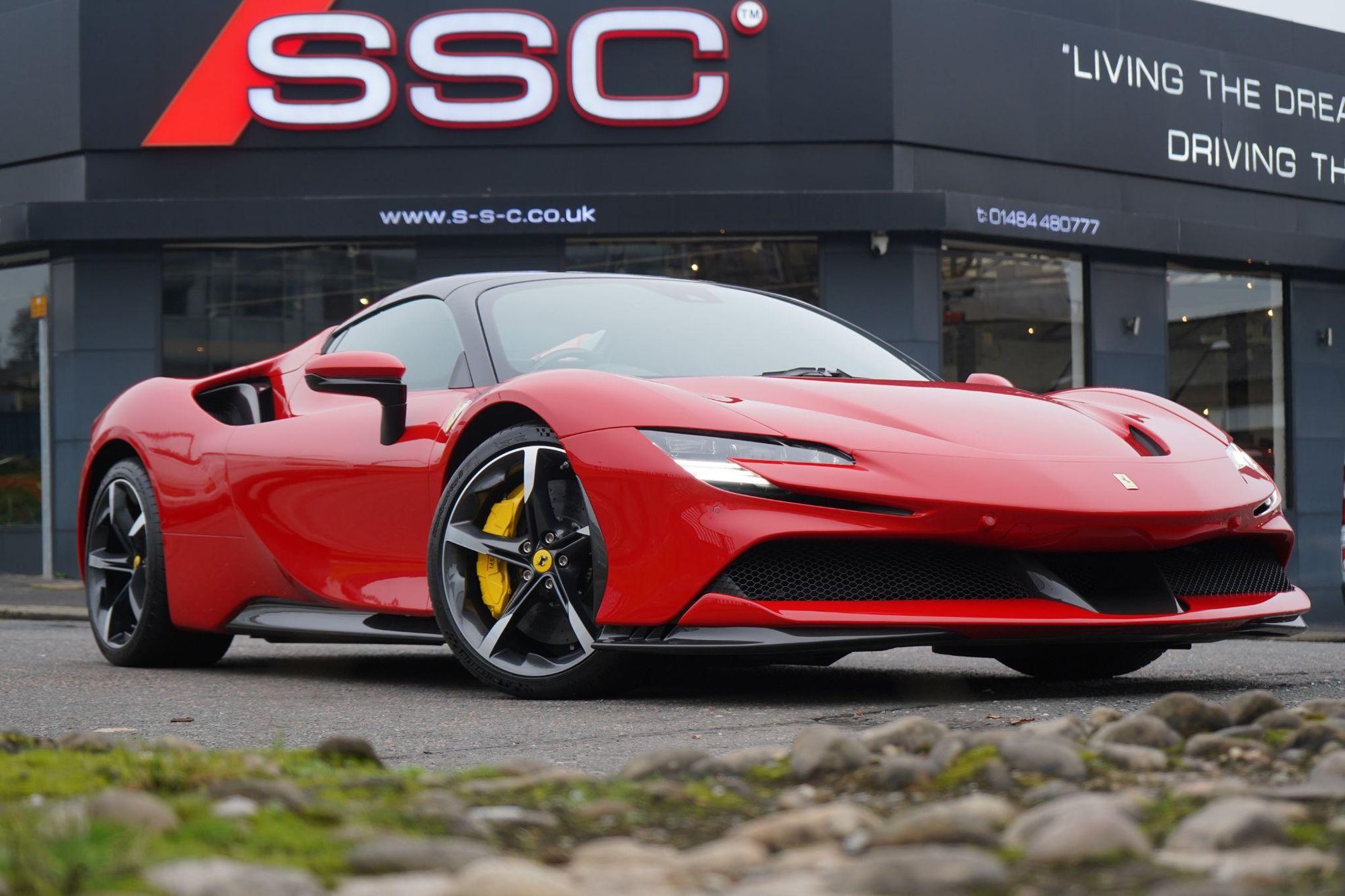 FERRARI SF90 SPIDER 2dr Auto for sale UK - Slide 4