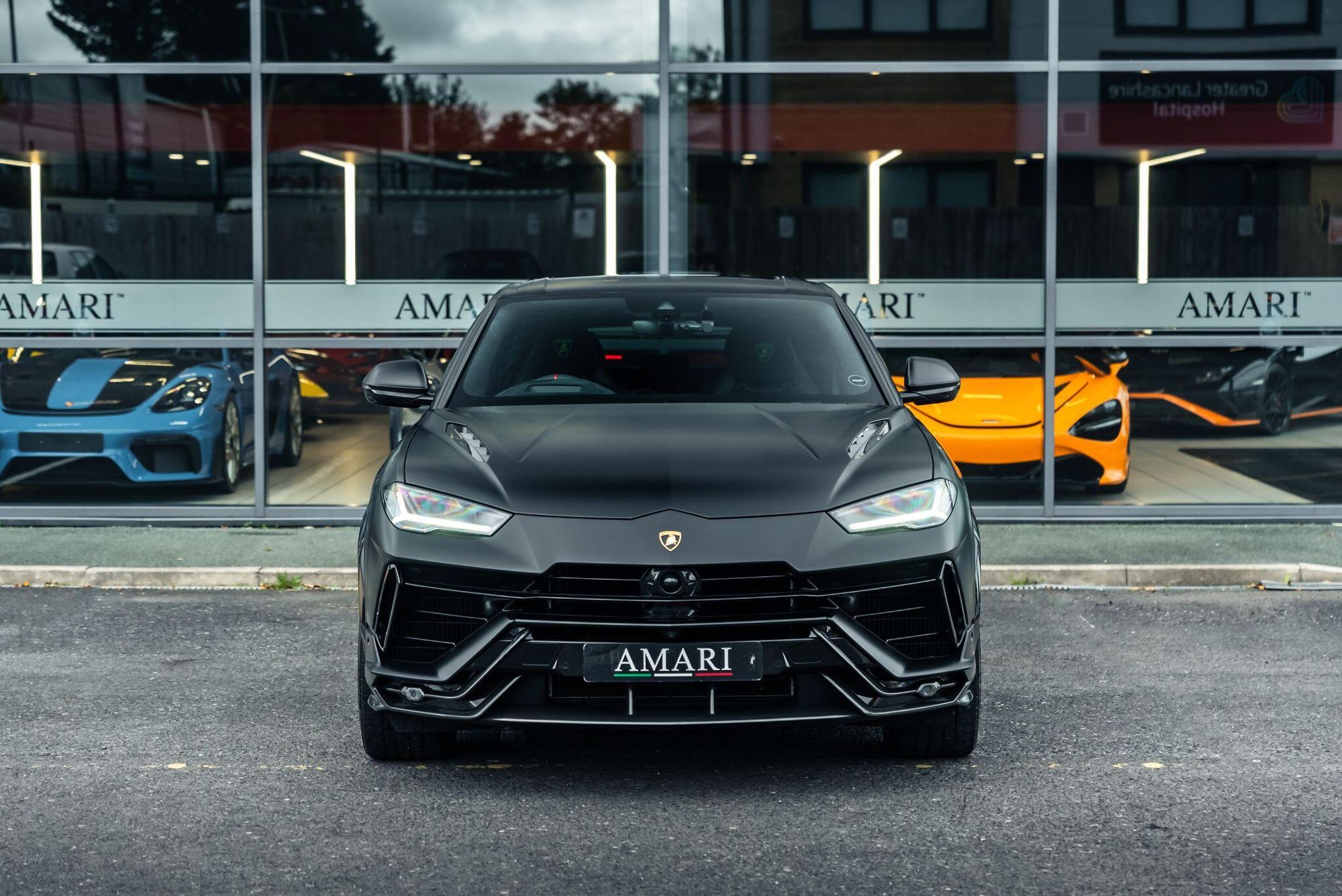 LAMBORGHINI URUS ESTATE 4.0T FSI V8 Performante 5dr Auto for sale UK - Slide 5