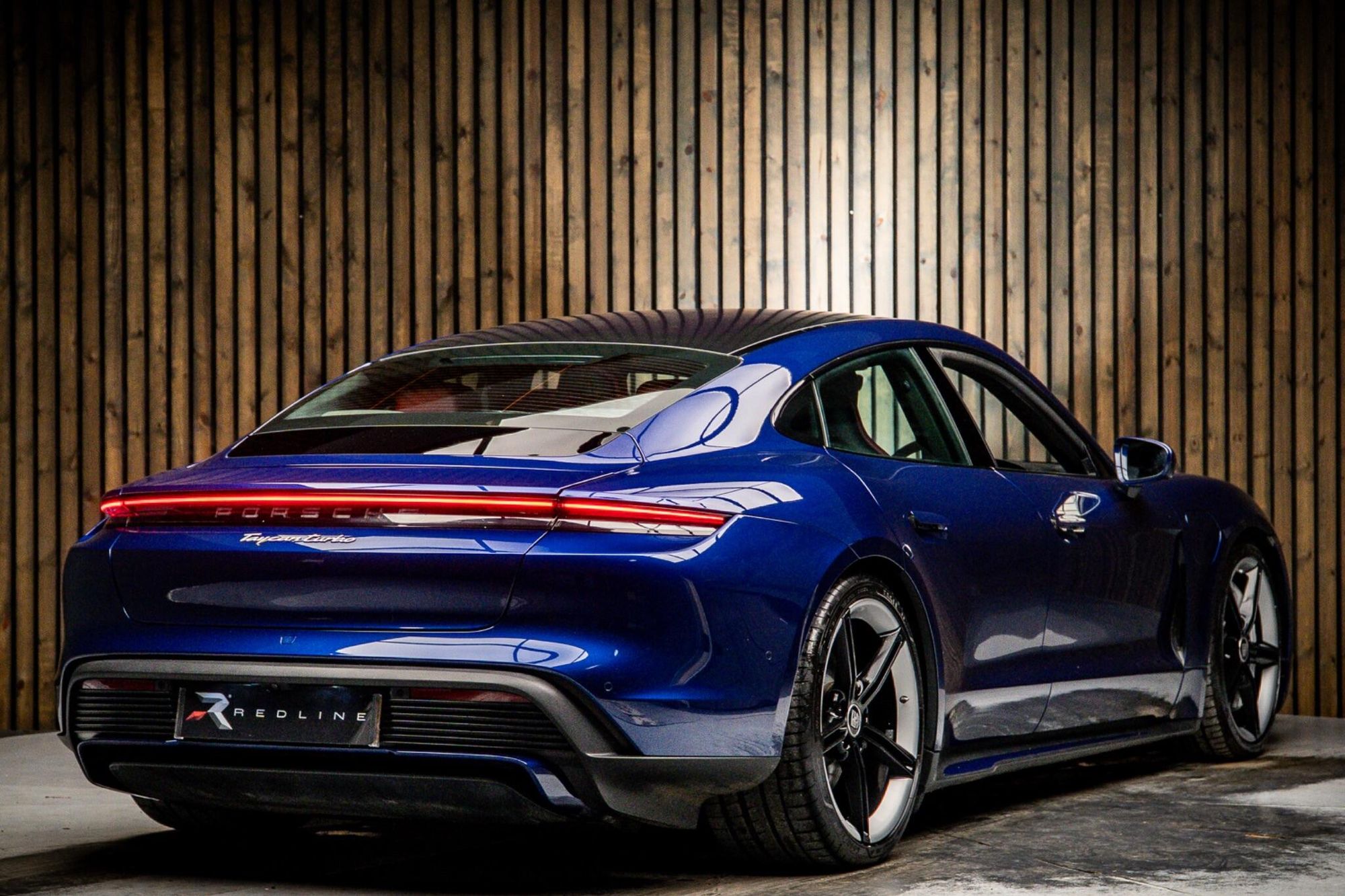 PORSCHE TAYCAN SALOON 500kW Turbo 93kWh 4dr Auto for sale UK - Slide 4