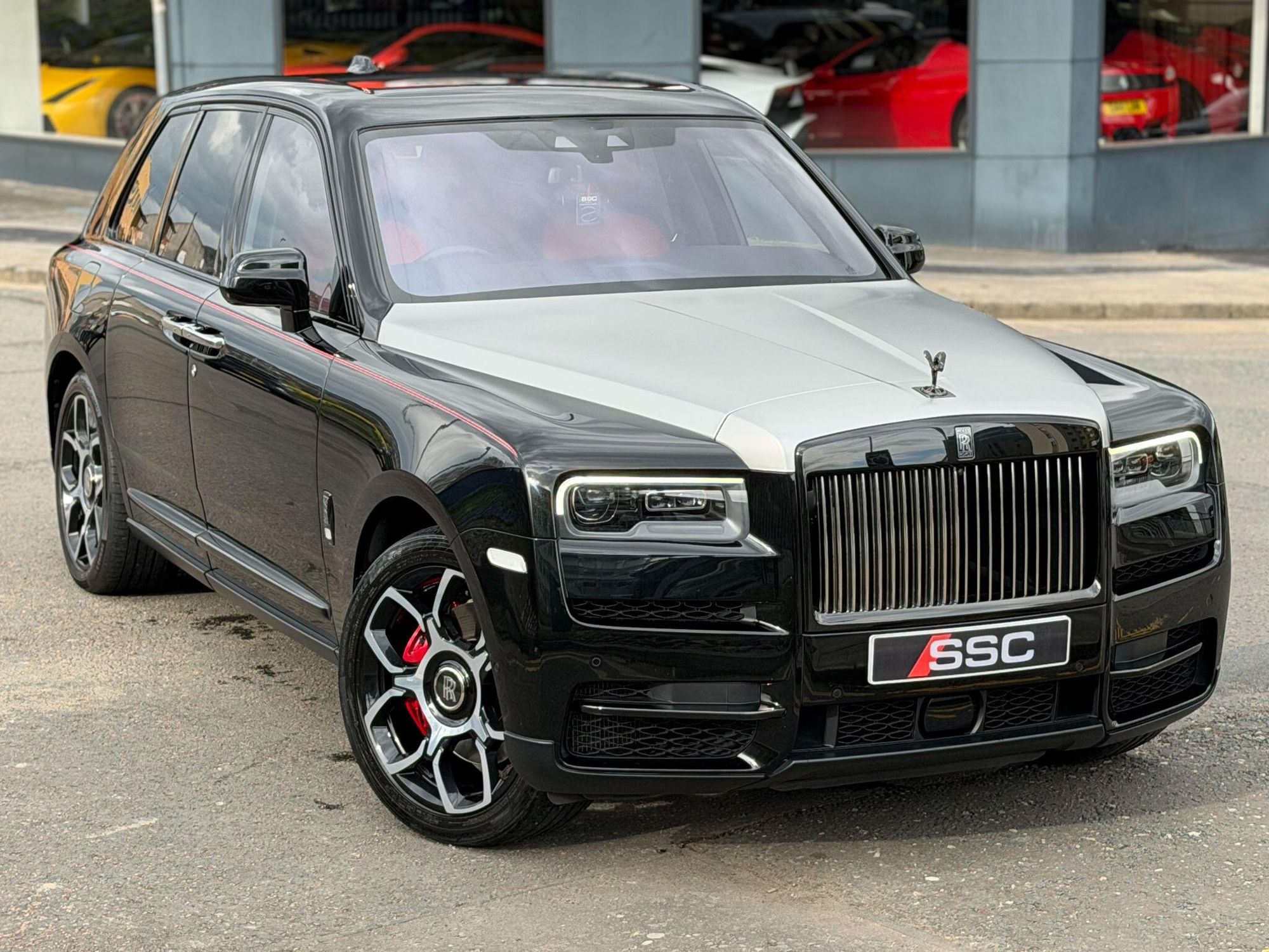 ROLLS-ROYCE CULLINAN ESTATE Black Badge 5dr Auto for sale UK - Slide 4