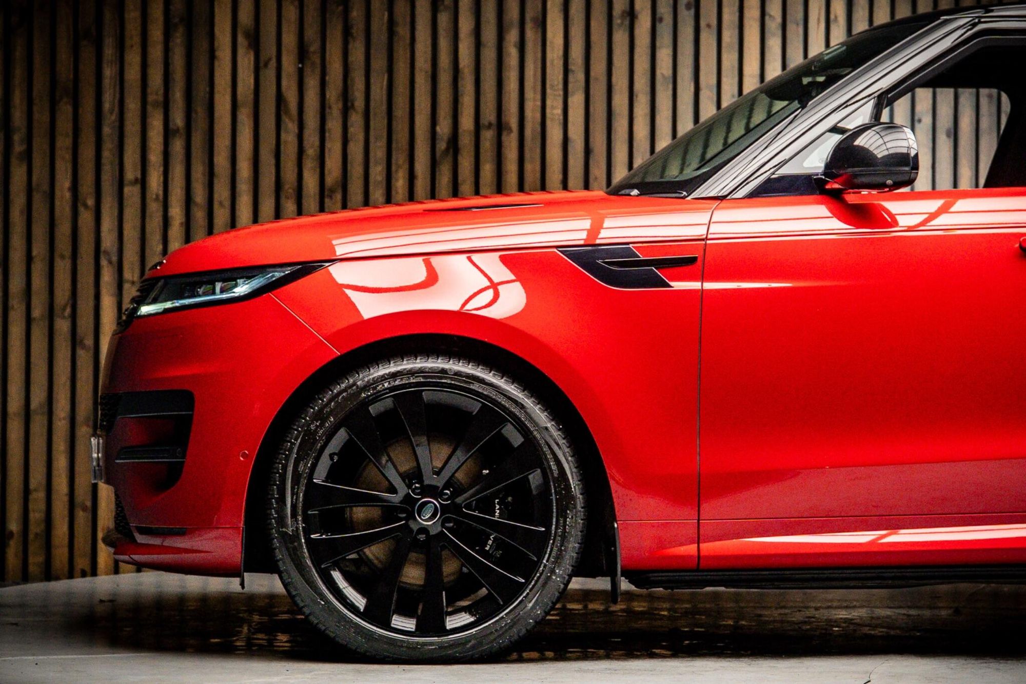 LAND ROVER RANGE ROVER SPORT ESTATE 3.0 P510e First Edition 5dr Auto for sale UK - Slide 9