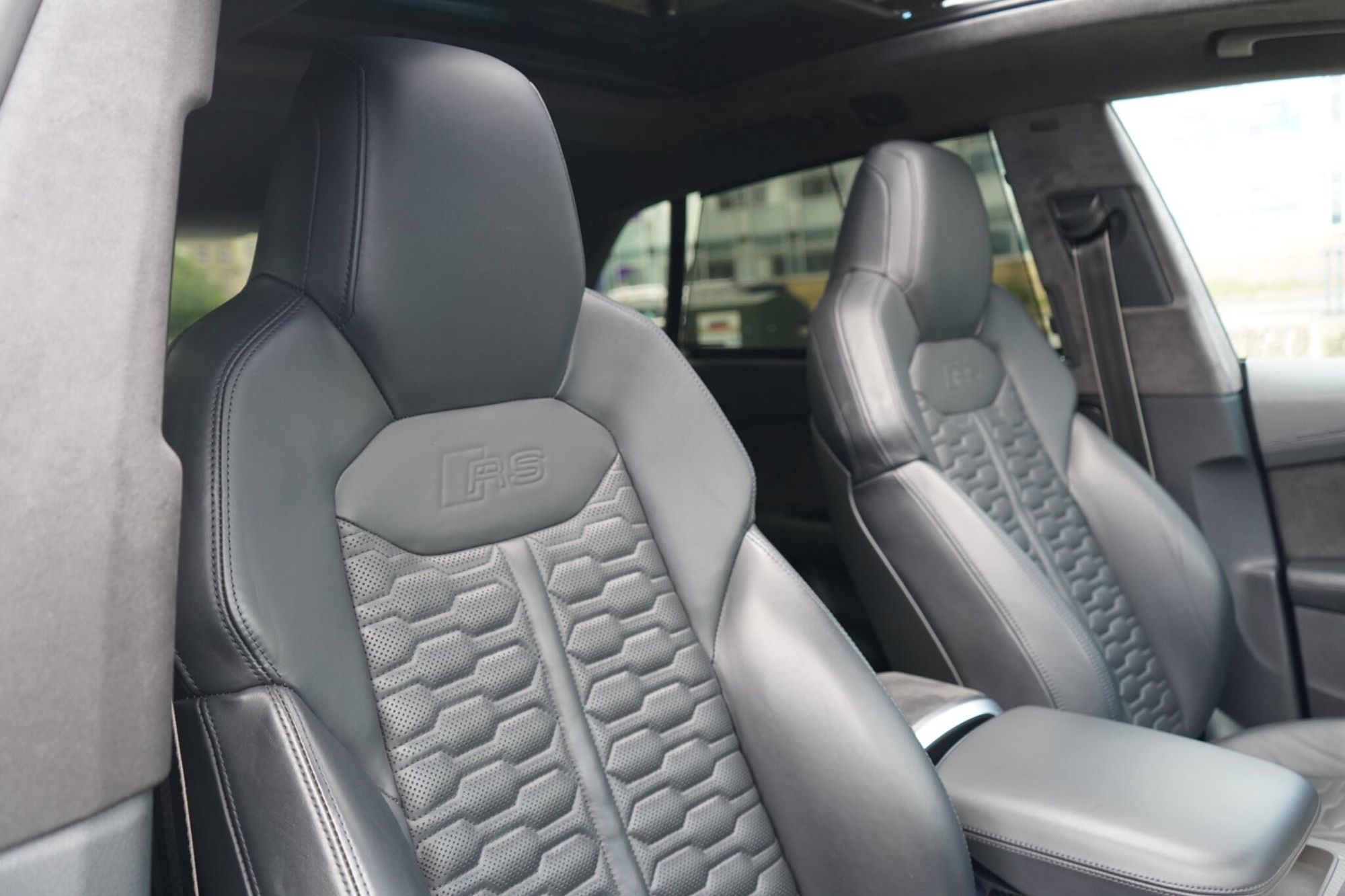 AUDI Q8 ESTATE SQ8 TFSI Quattro Vorsprung 5dr Tiptronic for sale UK - Slide 3