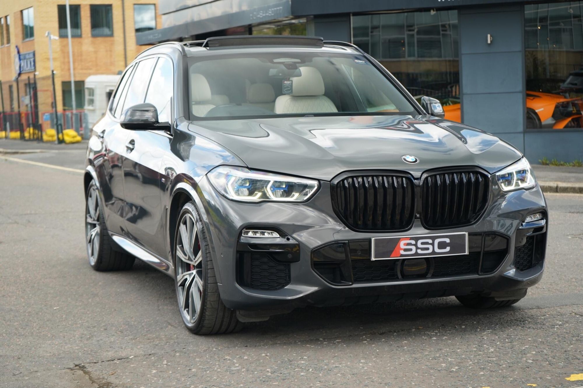 BMW X5 DIESEL ESTATE xDrive40d MHT M Sport 5dr Auto for sale UK - Slide 5