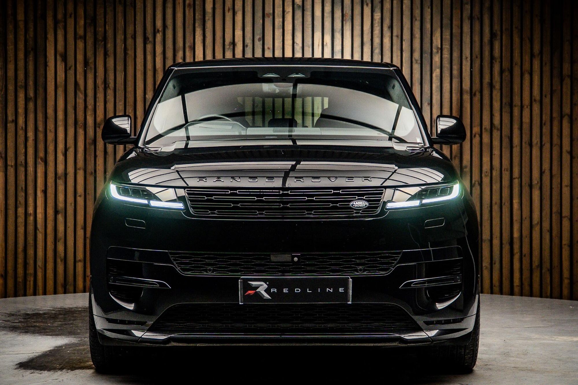 LAND ROVER RANGE ROVER SPORT DIESEL ESTATE 3.0 D350 First Edition 5dr Auto for sale UK - Slide 5