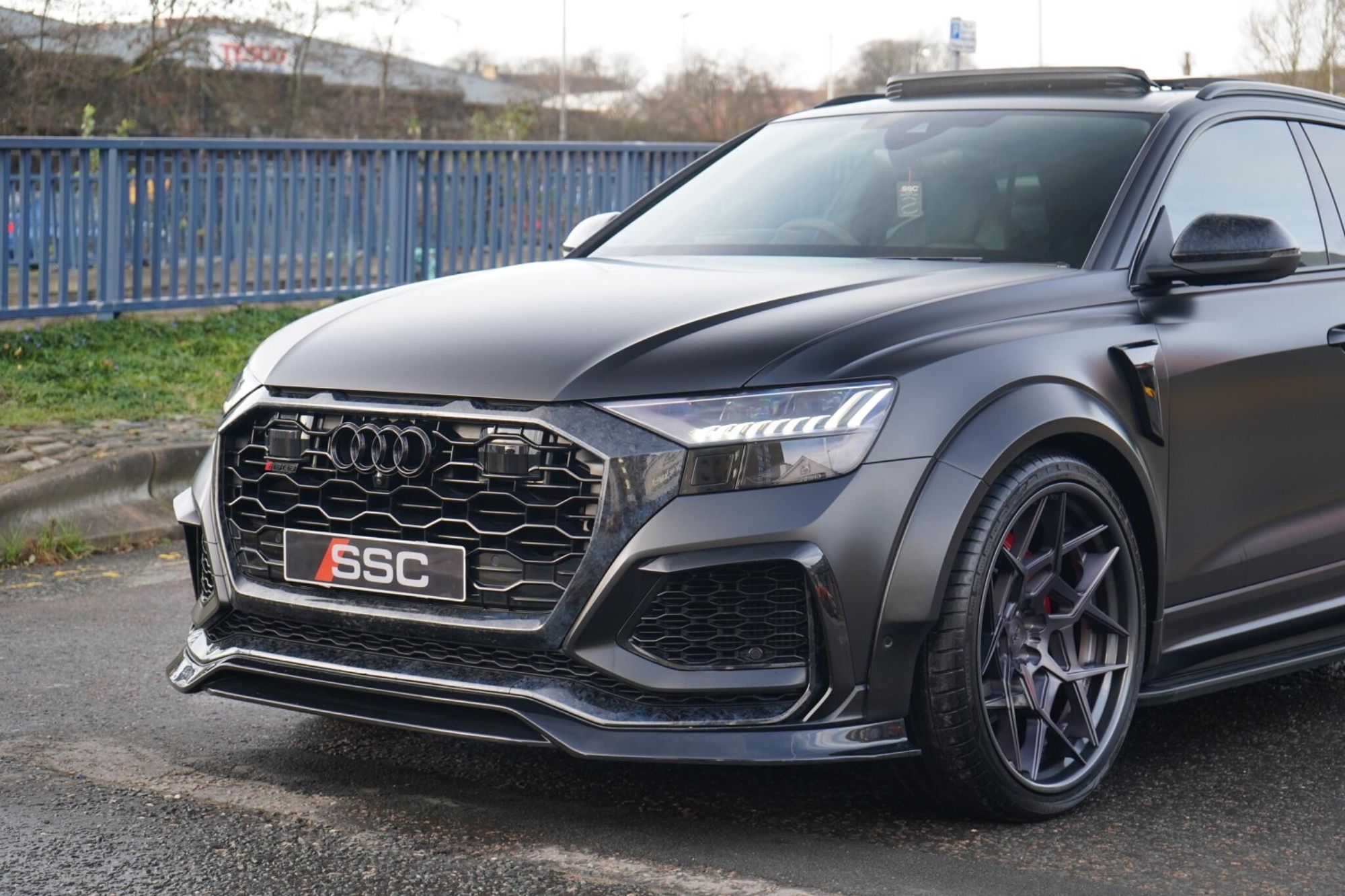 AUDI Q8 ESTATE SQ8 TFSI Quattro Vorsprung 5dr Tiptronic for sale UK - Slide 9