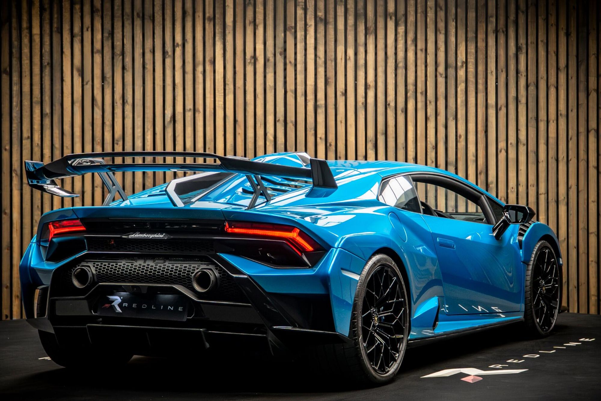 LAMBORGHINI HURACAN EVO COUPE 5.2 V10 640 STO 2dr Auto for sale UK - Slide 4