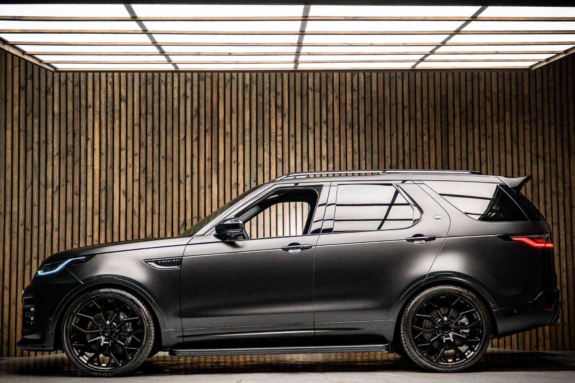 LAND ROVER DISCOVERY DIESEL SW 3.0 D350 Dynamic HSE 5dr Auto for sale UK - Slide 7